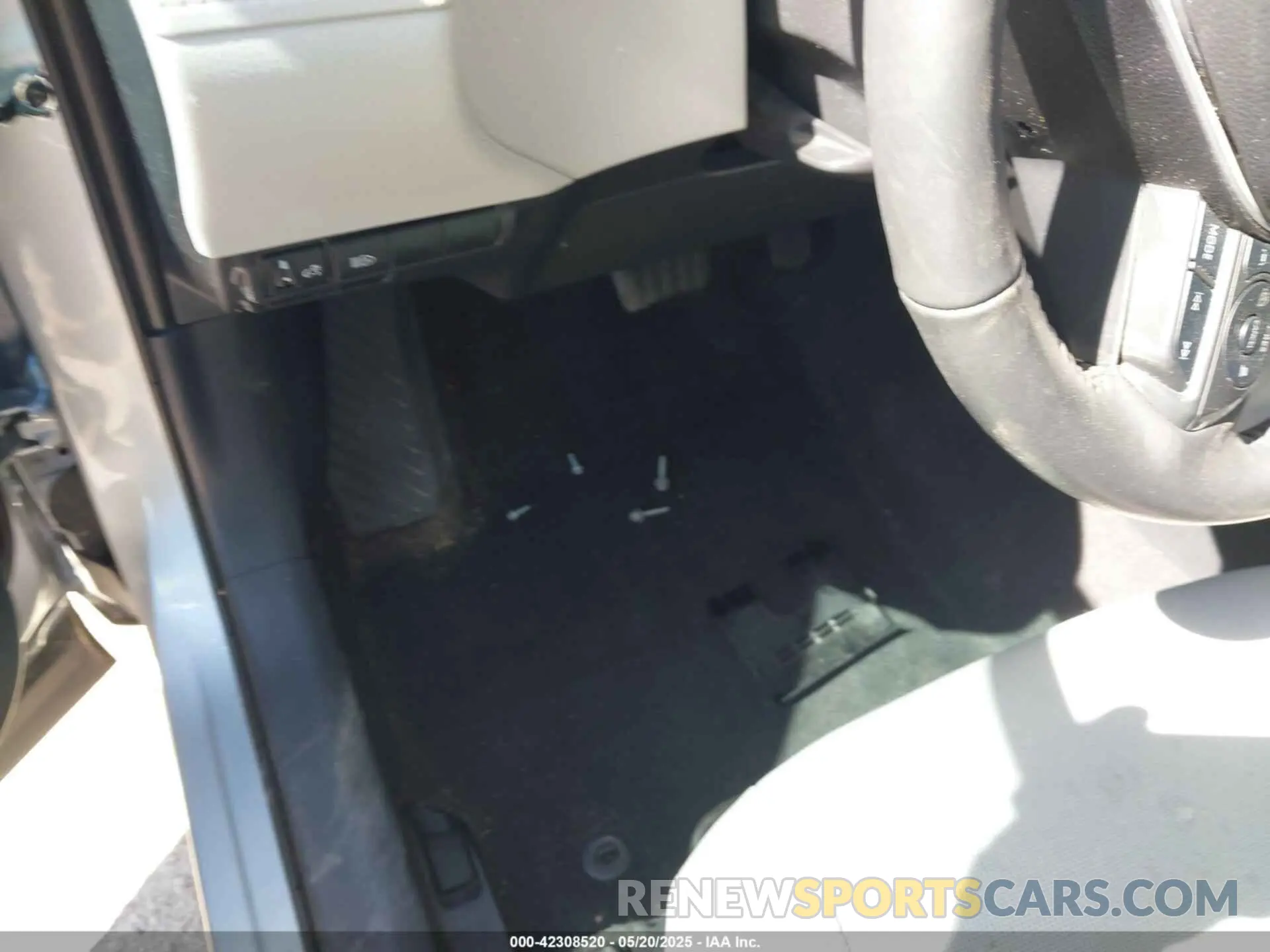 10 Photograph of a damaged car 7MUCAAAG4RV109170 TOYOTA COROLLA CROSS 2024