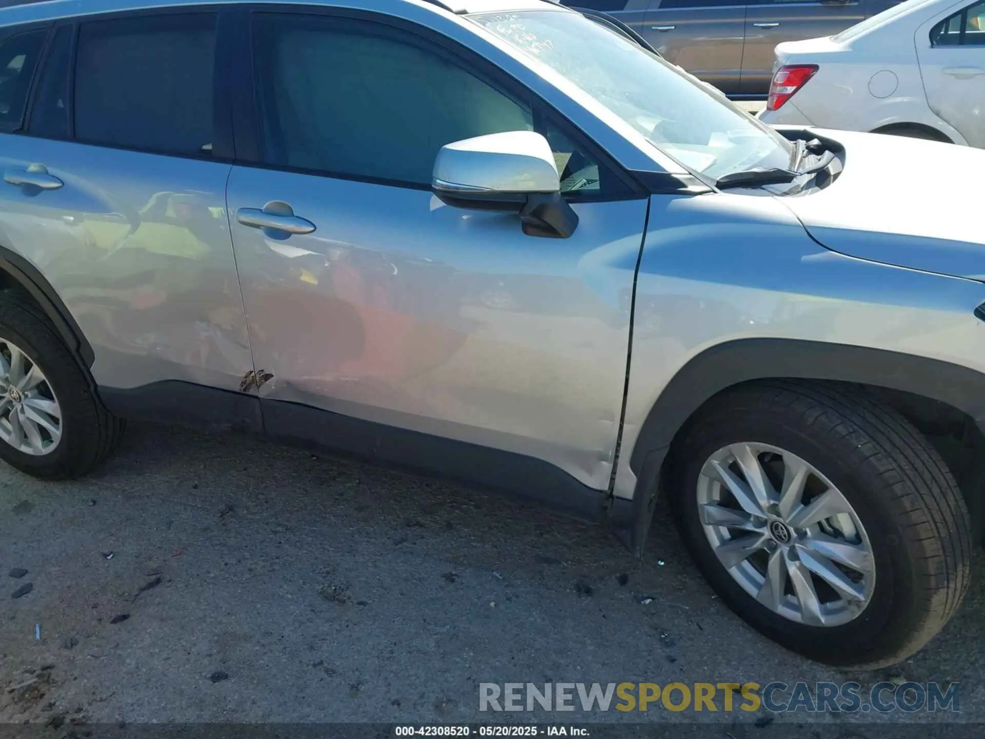 6 Photograph of a damaged car 7MUCAAAG4RV109170 TOYOTA COROLLA CROSS 2024