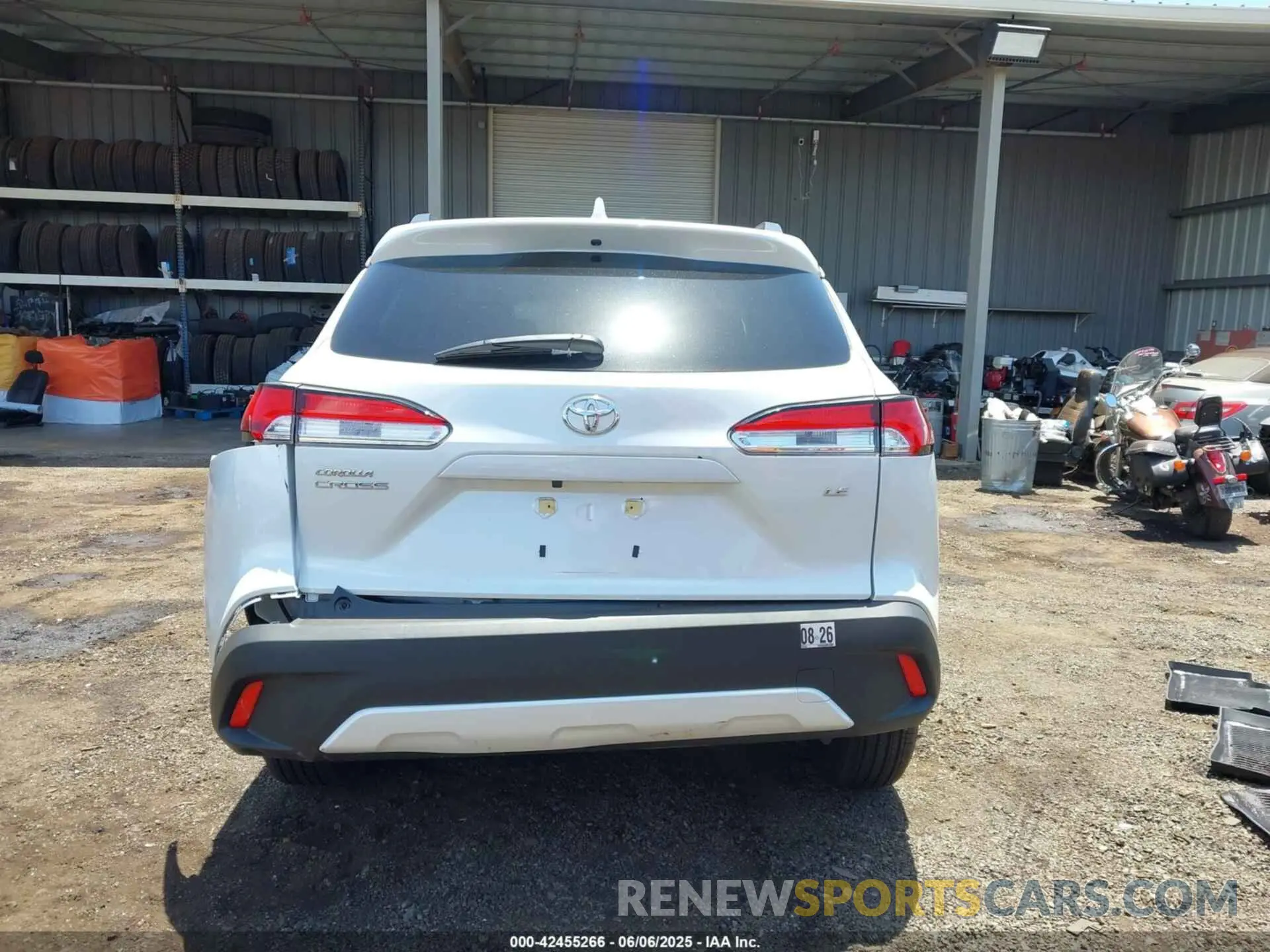16 Photograph of a damaged car 7MUCAAAG6RV100583 TOYOTA COROLLA CROSS 2024