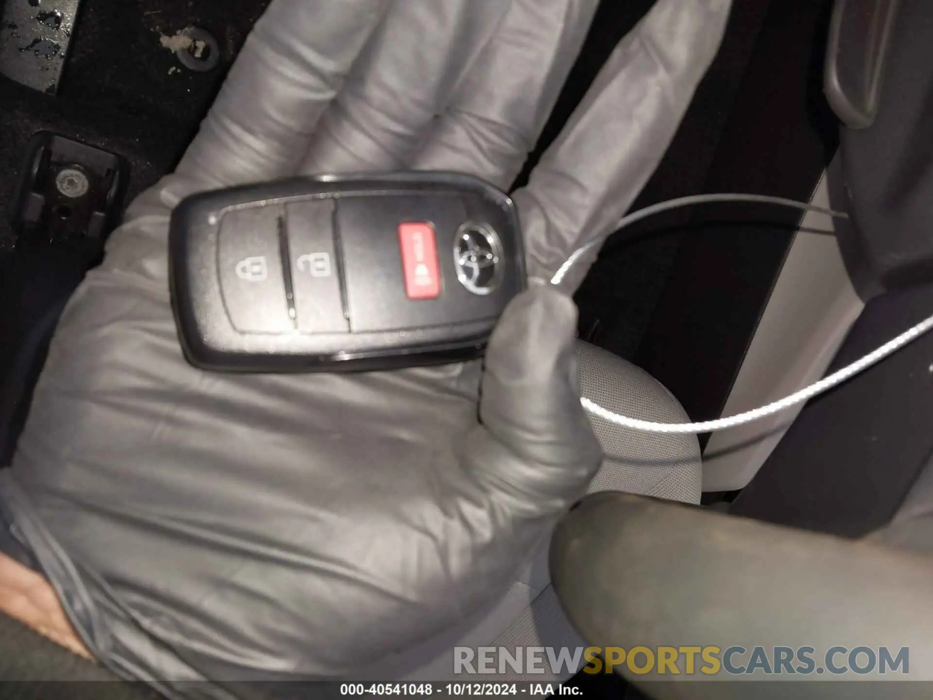 11 Photograph of a damaged car 7MUCAAAG9RV104093 TOYOTA COROLLA CROSS 2024