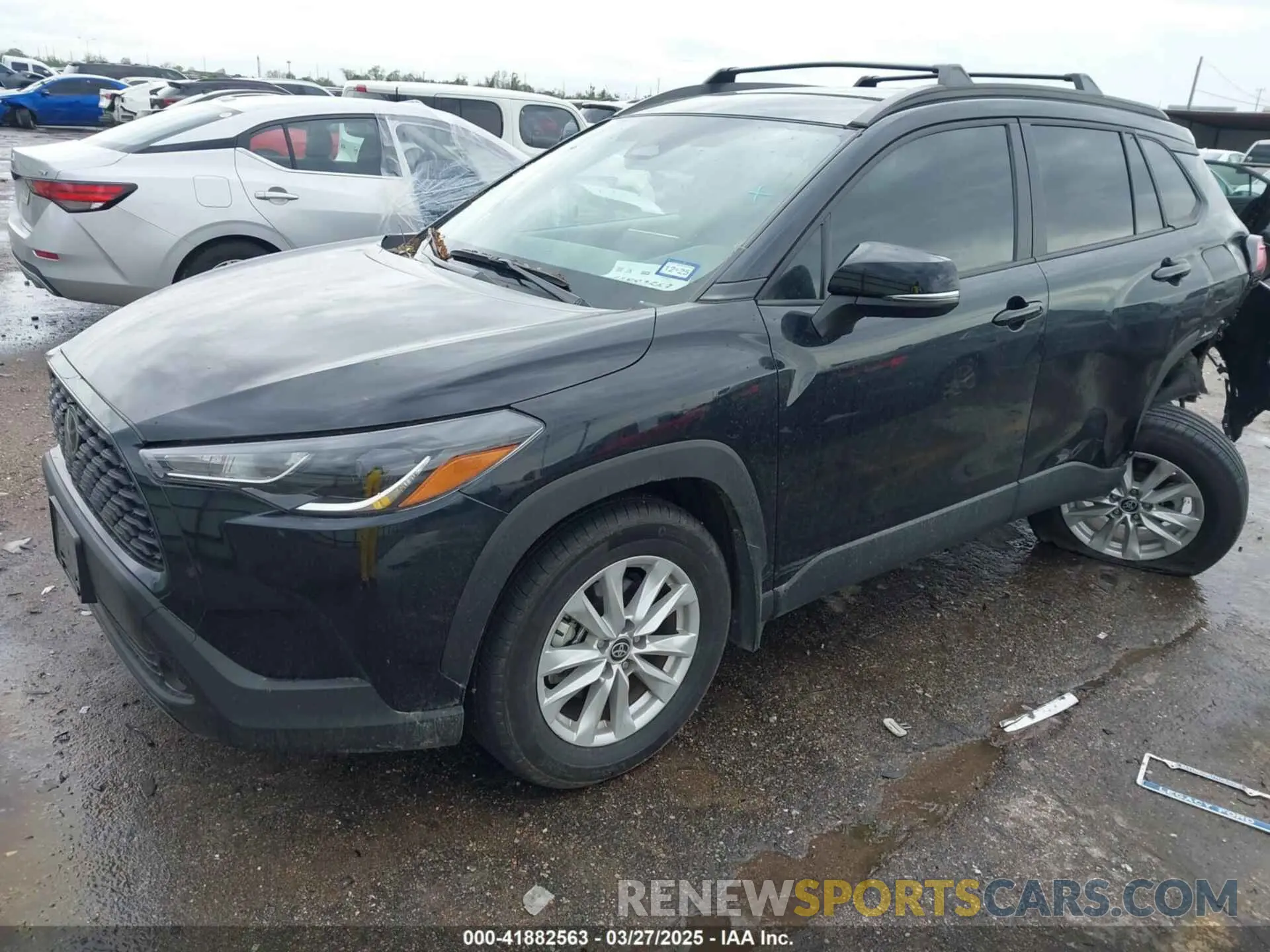 2 Photograph of a damaged car 7MUCAAAGXRV086008 TOYOTA COROLLA CROSS 2024
