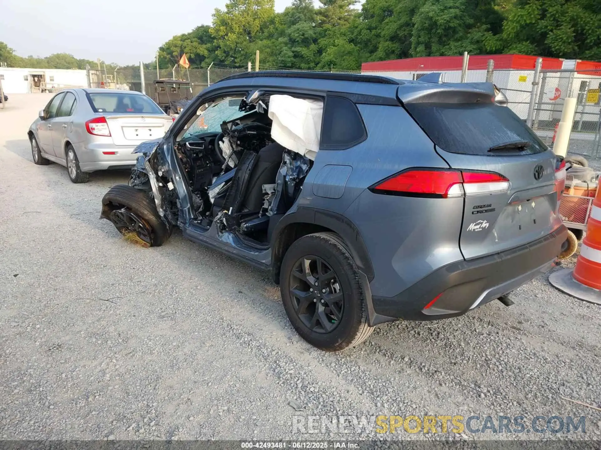 3 Photograph of a damaged car 7MUCAAAGXRV113501 TOYOTA COROLLA CROSS 2024