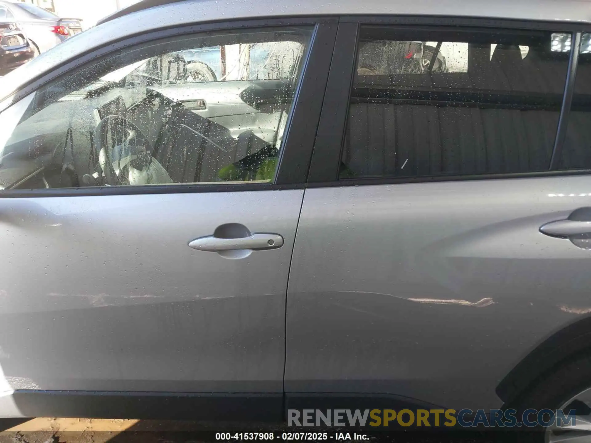 14 Photograph of a damaged car 7MUCAABG1RV113191 TOYOTA COROLLA CROSS 2024