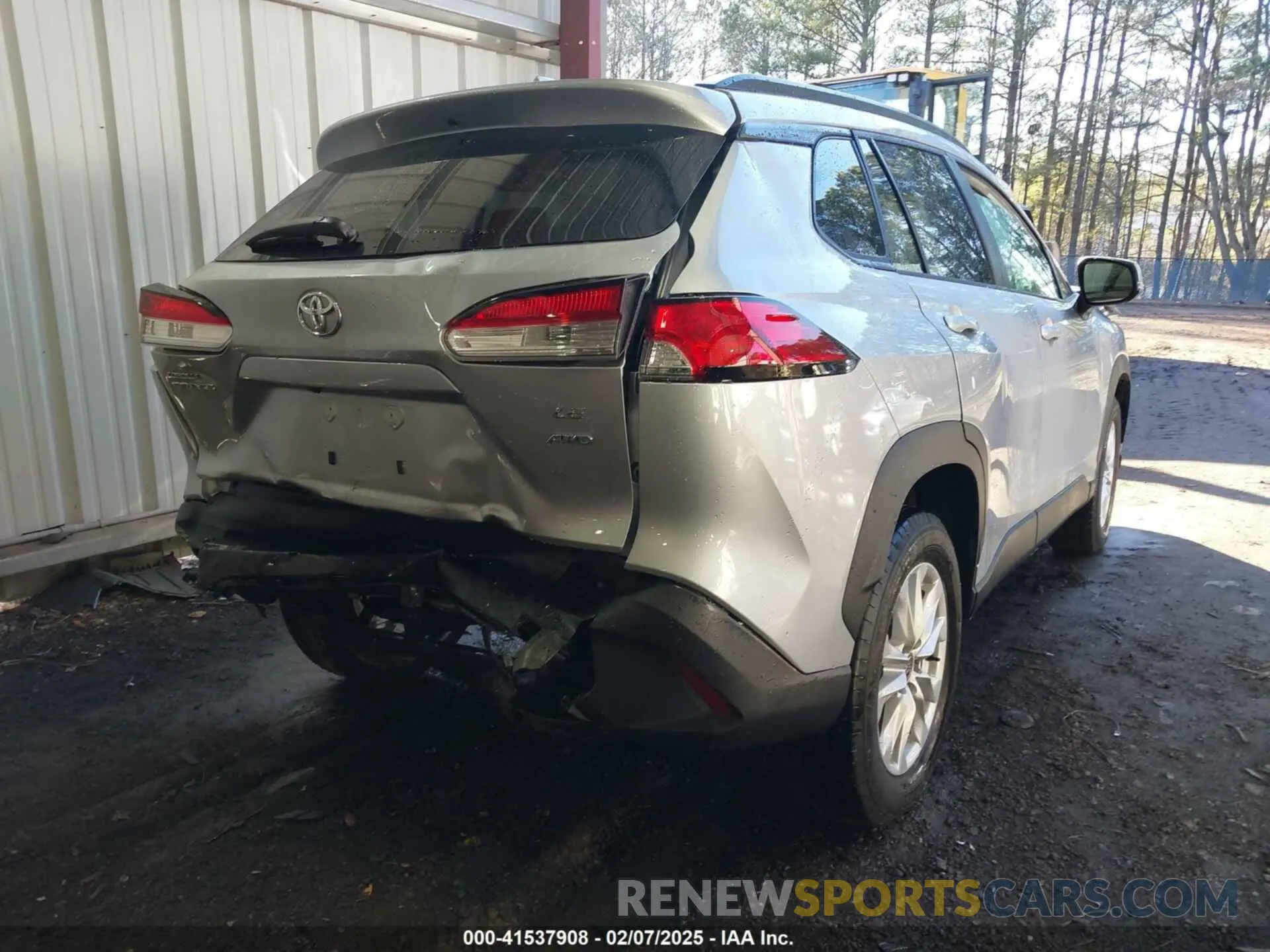 4 Photograph of a damaged car 7MUCAABG1RV113191 TOYOTA COROLLA CROSS 2024