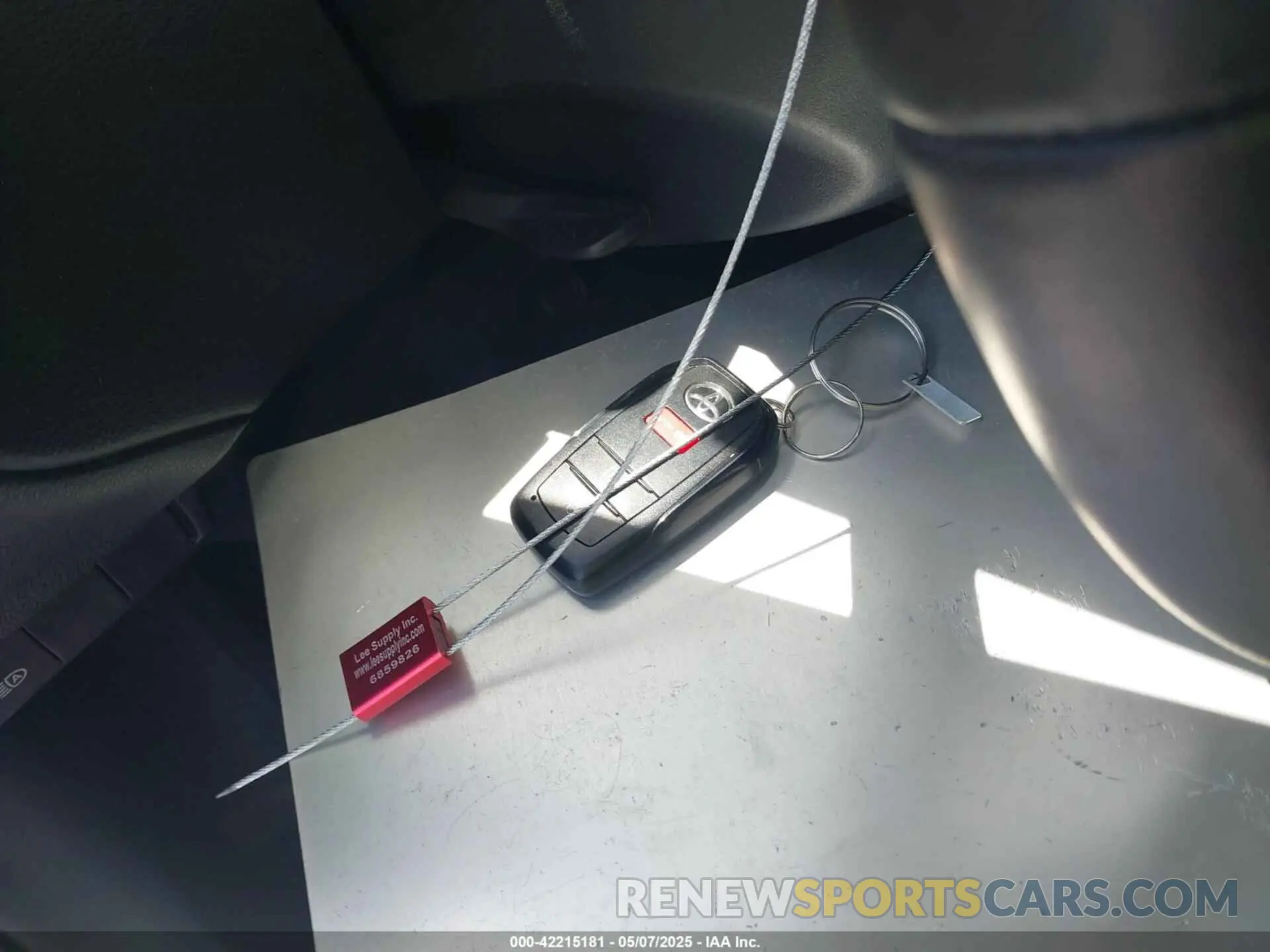 11 Photograph of a damaged car 7MUCAABG2RV104113 TOYOTA COROLLA CROSS 2024