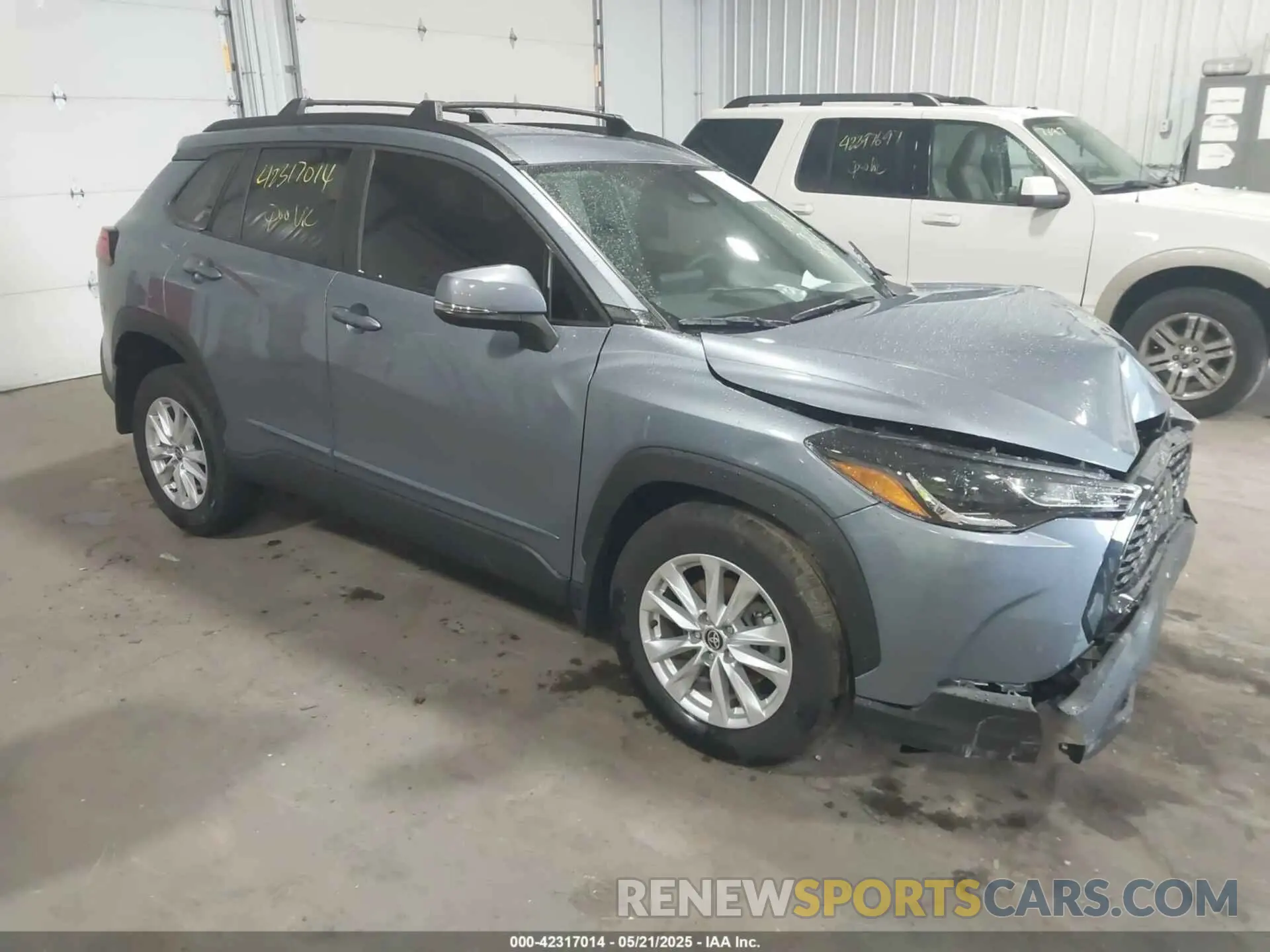 1 Photograph of a damaged car 7MUCAABG2RV106914 TOYOTA COROLLA CROSS 2024