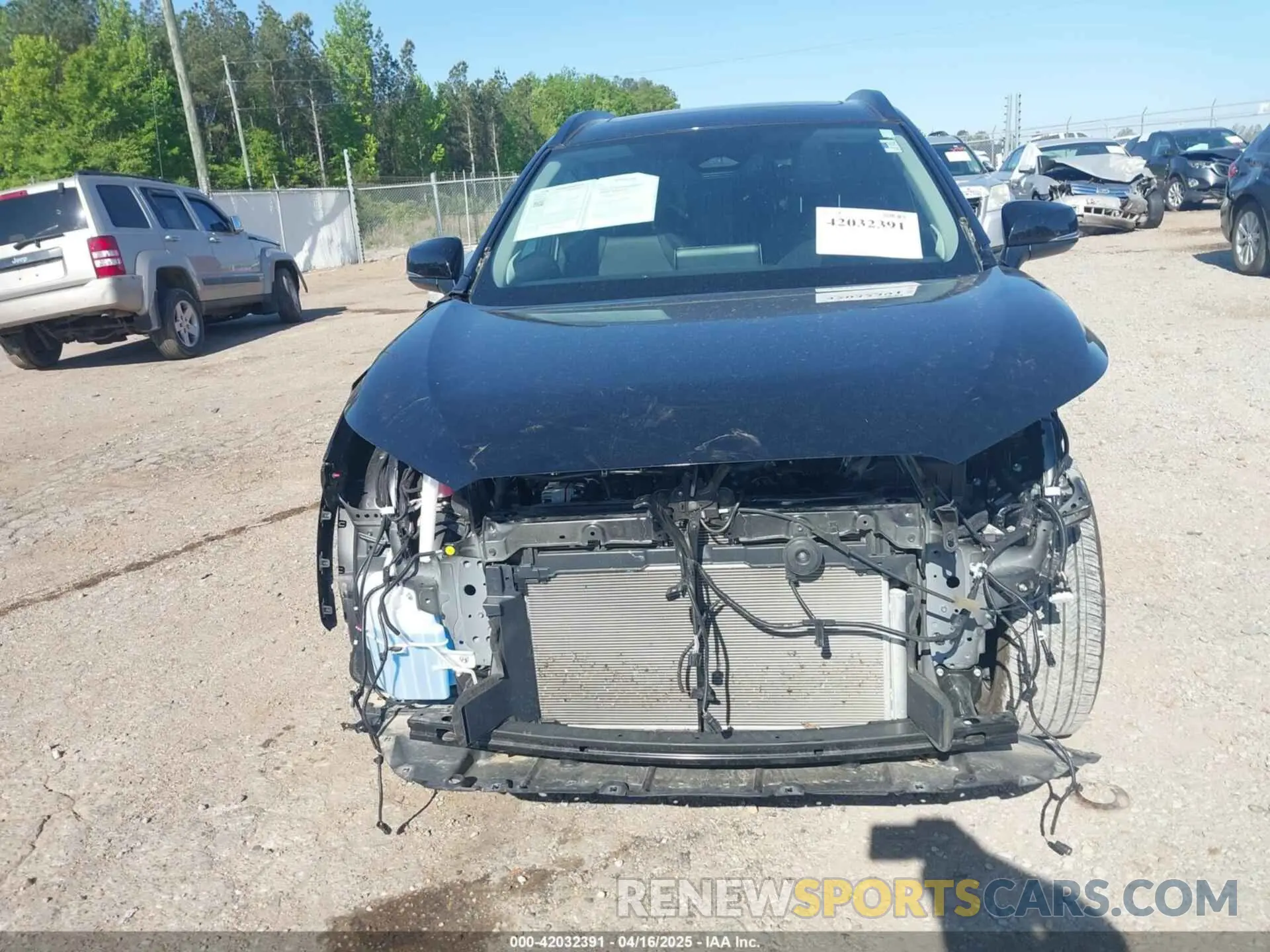 13 Photograph of a damaged car 7MUDAAAG0RV080383 TOYOTA COROLLA CROSS 2024