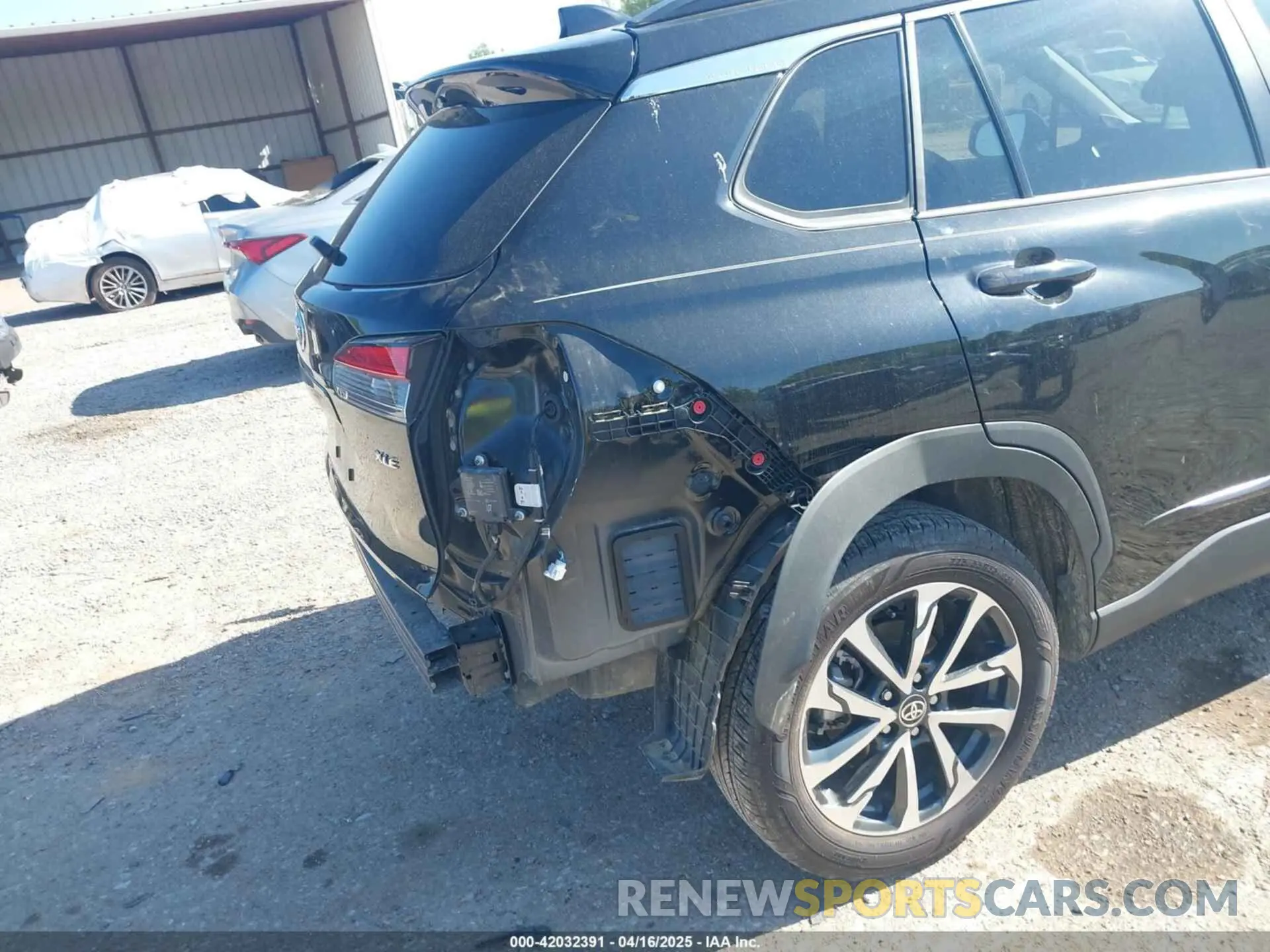 22 Photograph of a damaged car 7MUDAAAG0RV080383 TOYOTA COROLLA CROSS 2024