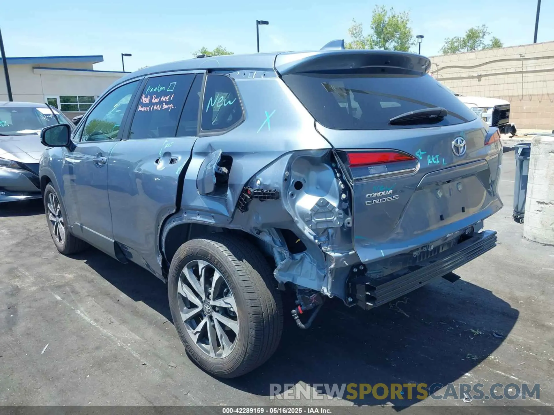 3 Photograph of a damaged car 7MUDAAAG0RV097510 TOYOTA COROLLA CROSS 2024
