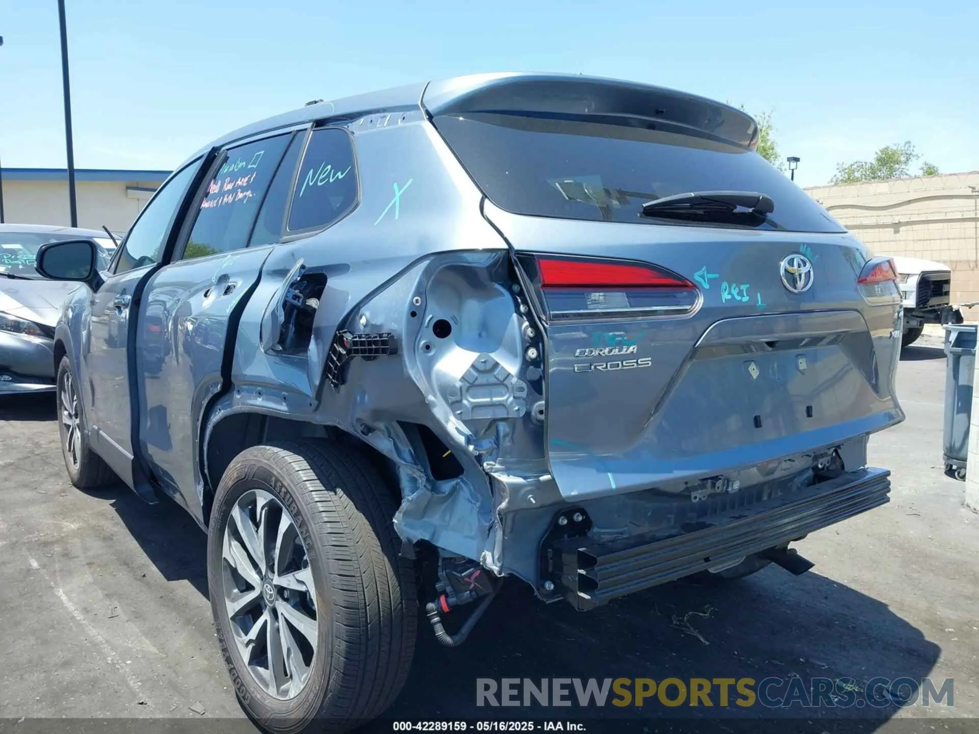 6 Photograph of a damaged car 7MUDAAAG0RV097510 TOYOTA COROLLA CROSS 2024