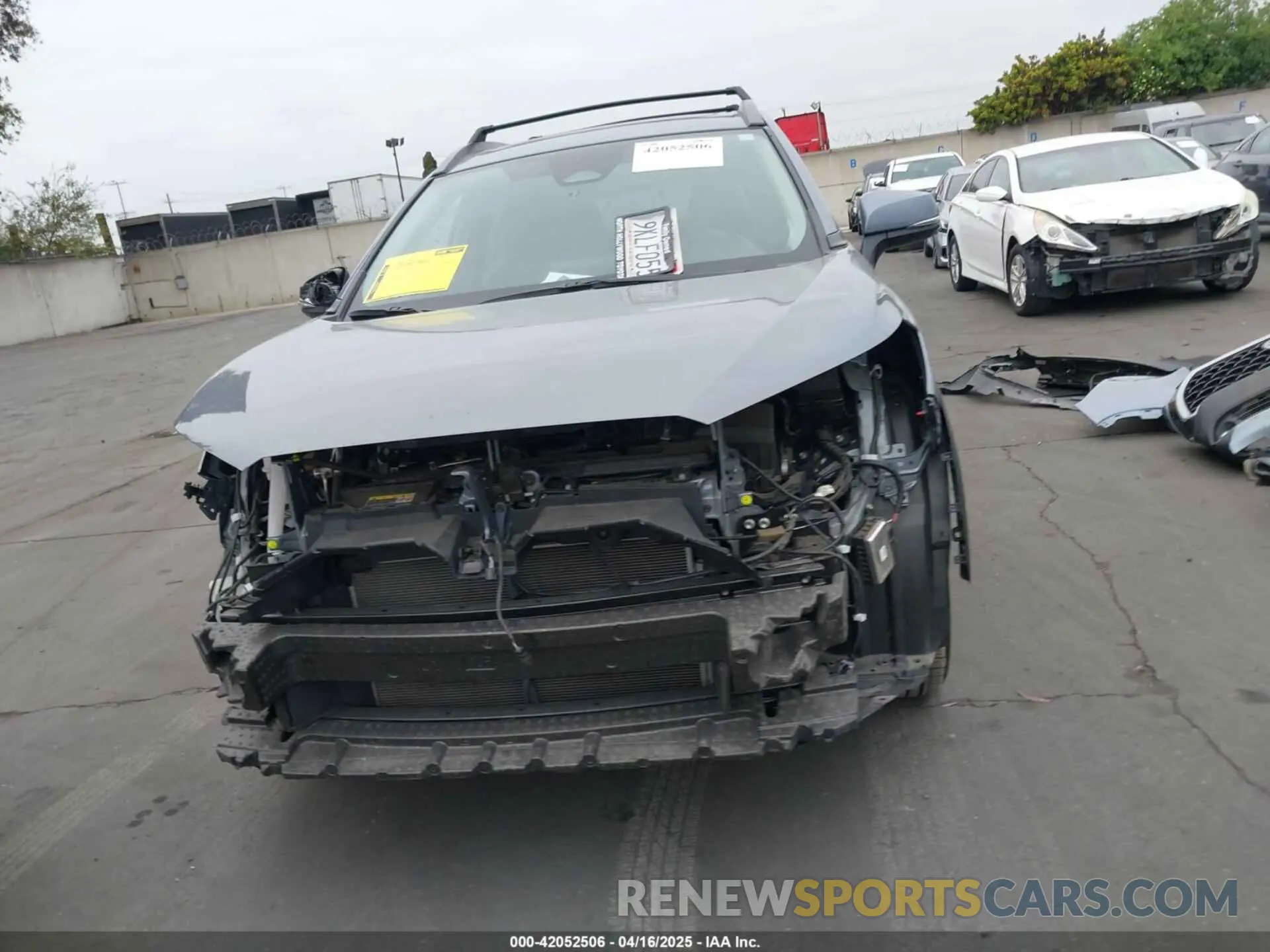 12 Photograph of a damaged car 7MUDAAAG3RV077624 TOYOTA COROLLA CROSS 2024