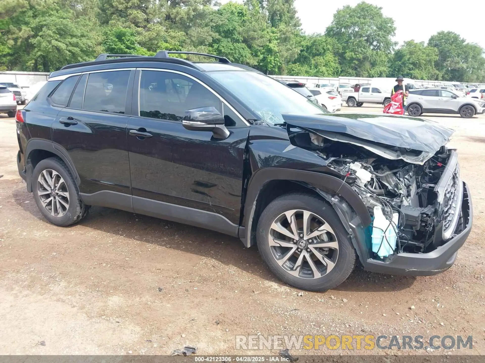 1 Photograph of a damaged car 7MUDAAAG4RV099759 TOYOTA COROLLA CROSS 2024