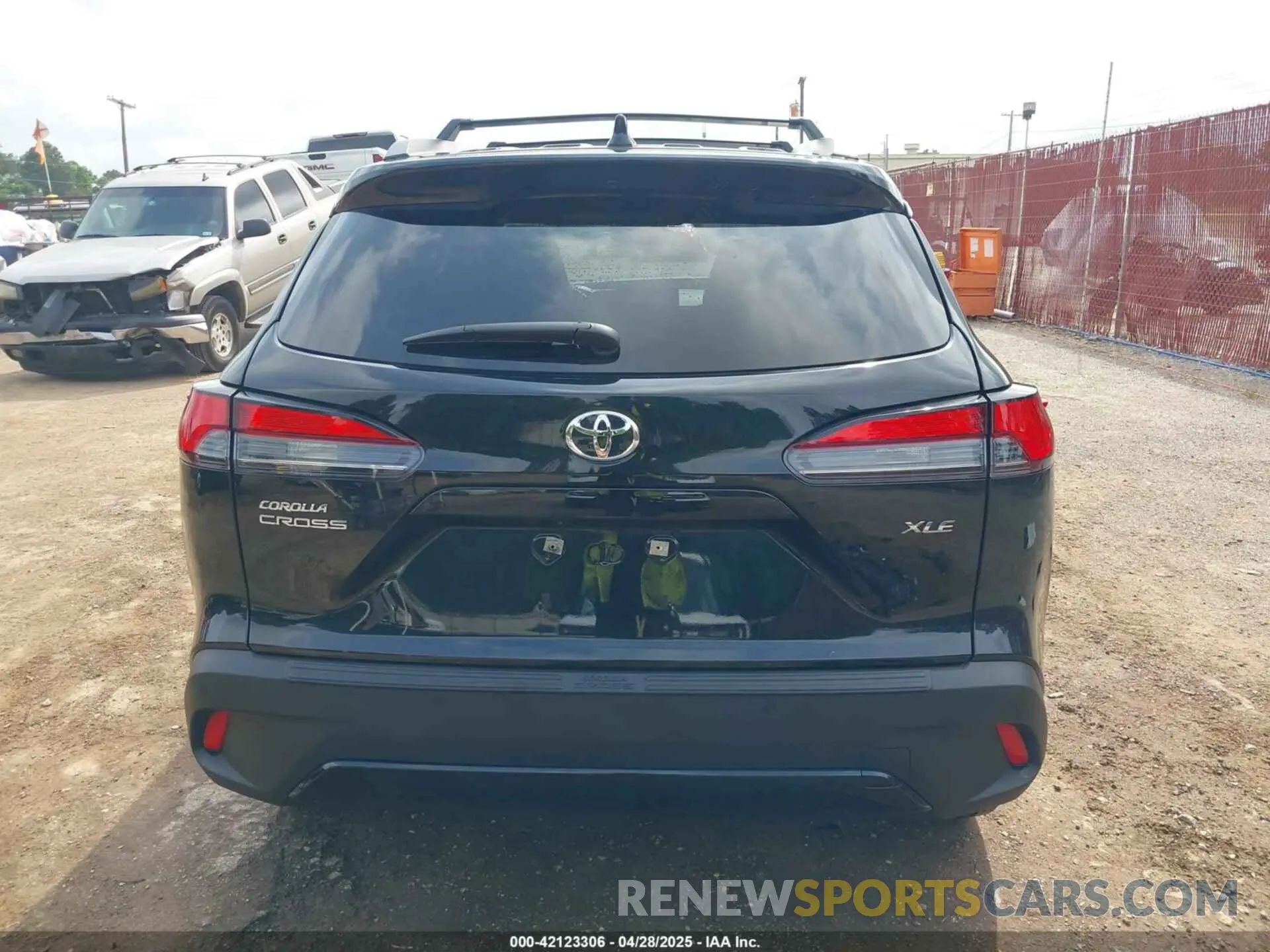 17 Photograph of a damaged car 7MUDAAAG4RV099759 TOYOTA COROLLA CROSS 2024