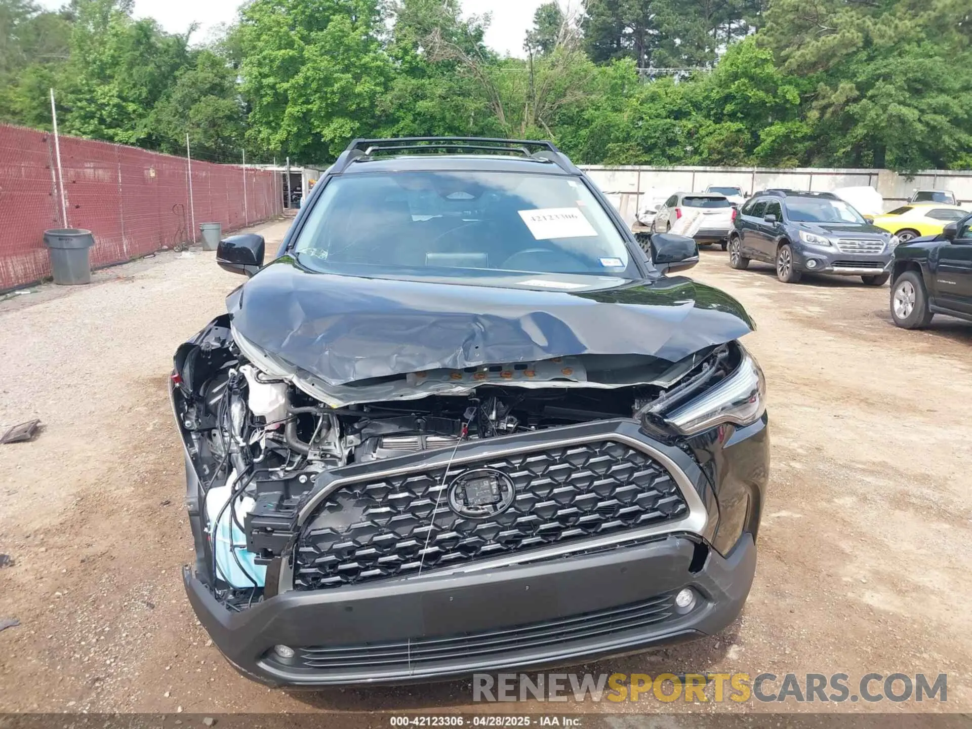 6 Photograph of a damaged car 7MUDAAAG4RV099759 TOYOTA COROLLA CROSS 2024