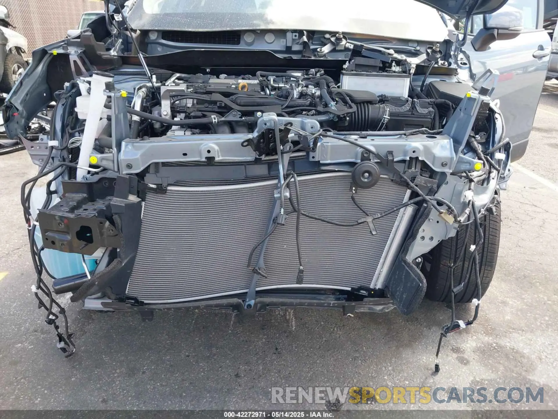 6 Photograph of a damaged car 7MUDAAAG4RV112364 TOYOTA COROLLA CROSS 2024