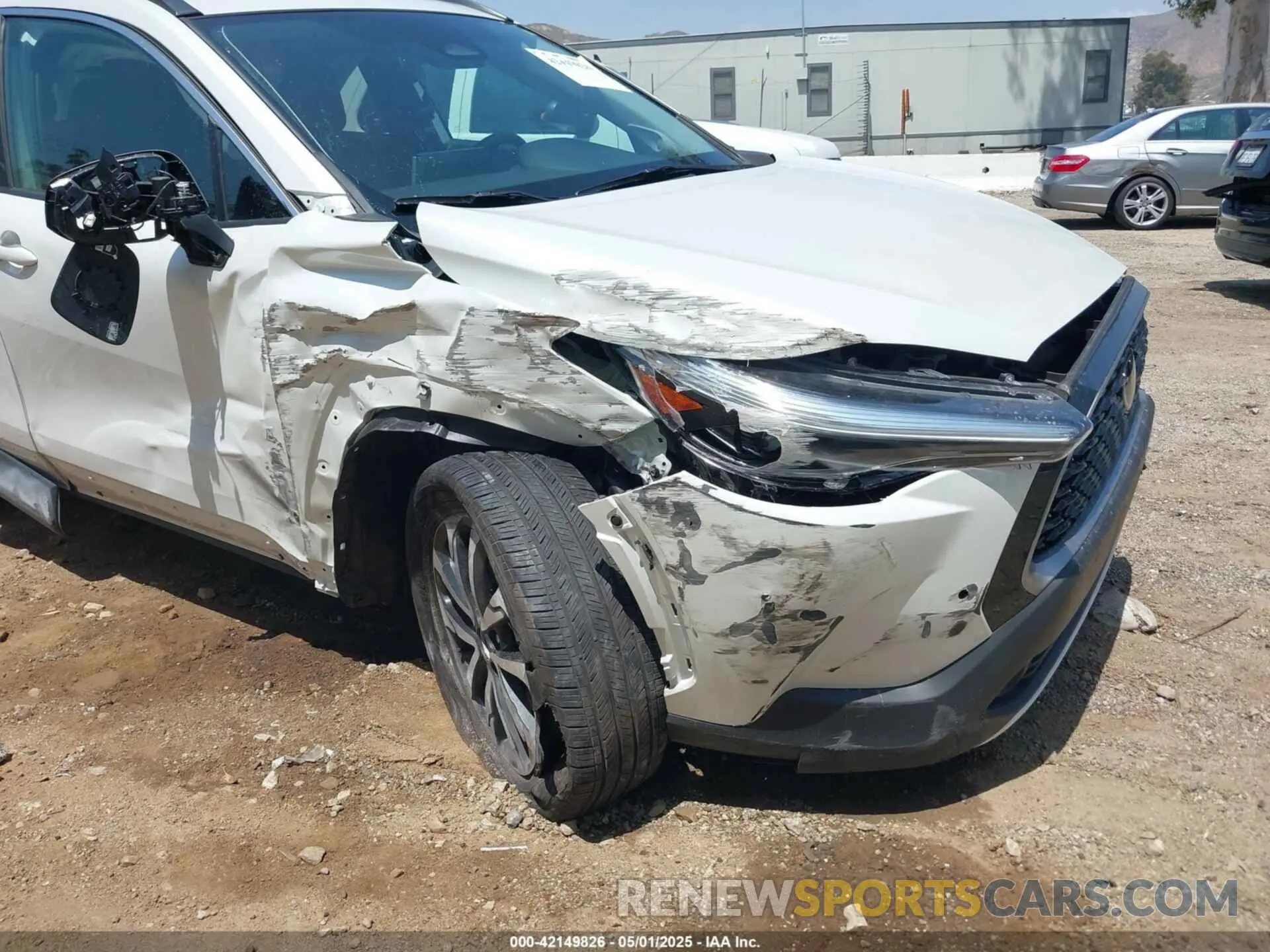 6 Photograph of a damaged car 7MUDAAAG5RV087538 TOYOTA COROLLA CROSS 2024