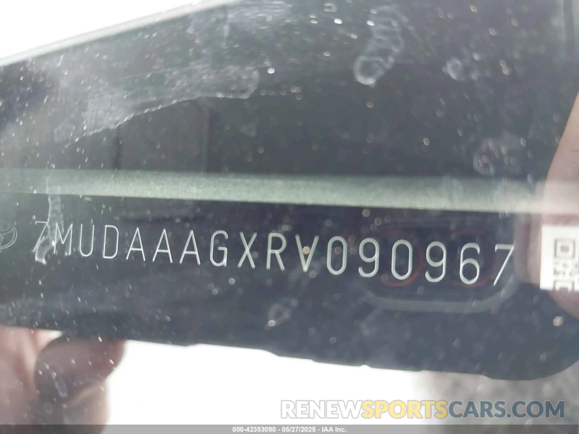 9 Photograph of a damaged car 7MUDAAAGXRV090967 TOYOTA COROLLA CROSS 2024