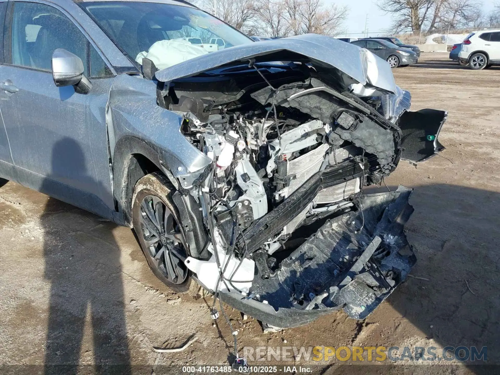 19 Photograph of a damaged car 7MUDAABG0RV119925 TOYOTA COROLLA CROSS 2024