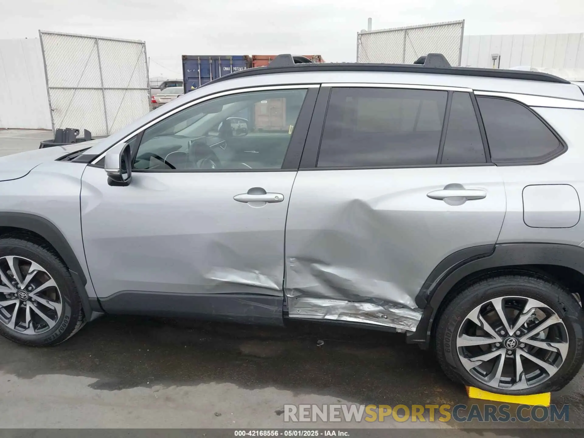 13 Photograph of a damaged car 7MUDAABG6RV120092 TOYOTA COROLLA CROSS 2024