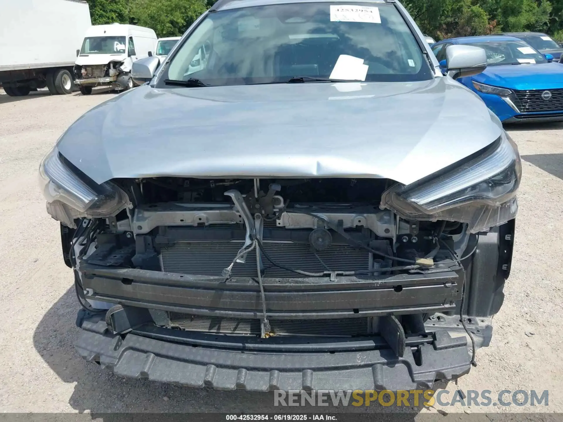 6 Photograph of a damaged car 7MUEAABG9RV080854 TOYOTA COROLLA CROSS 2024