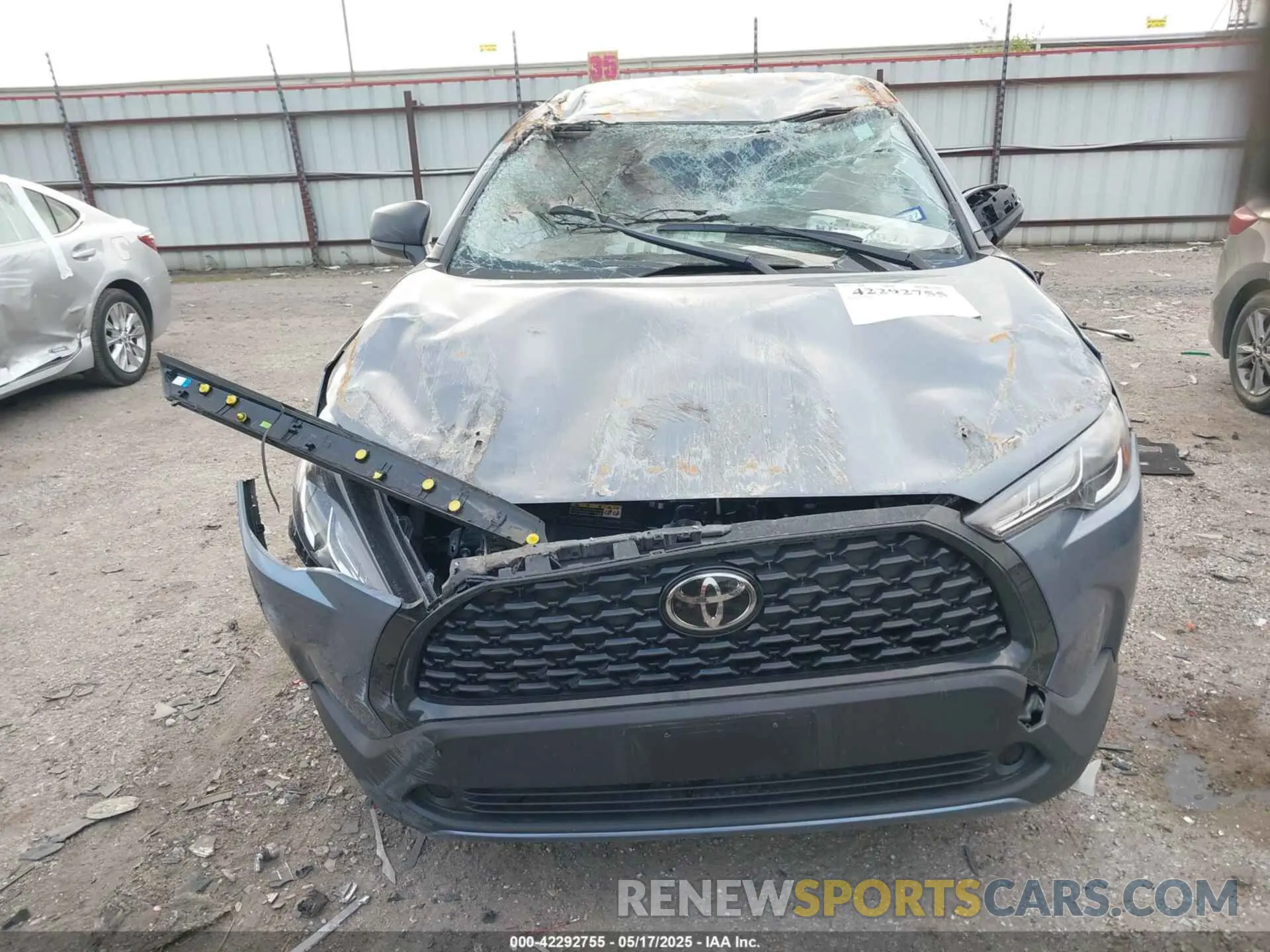 11 Photograph of a damaged car 7MUAAAAG0SV123032 TOYOTA COROLLA CROSS 2025