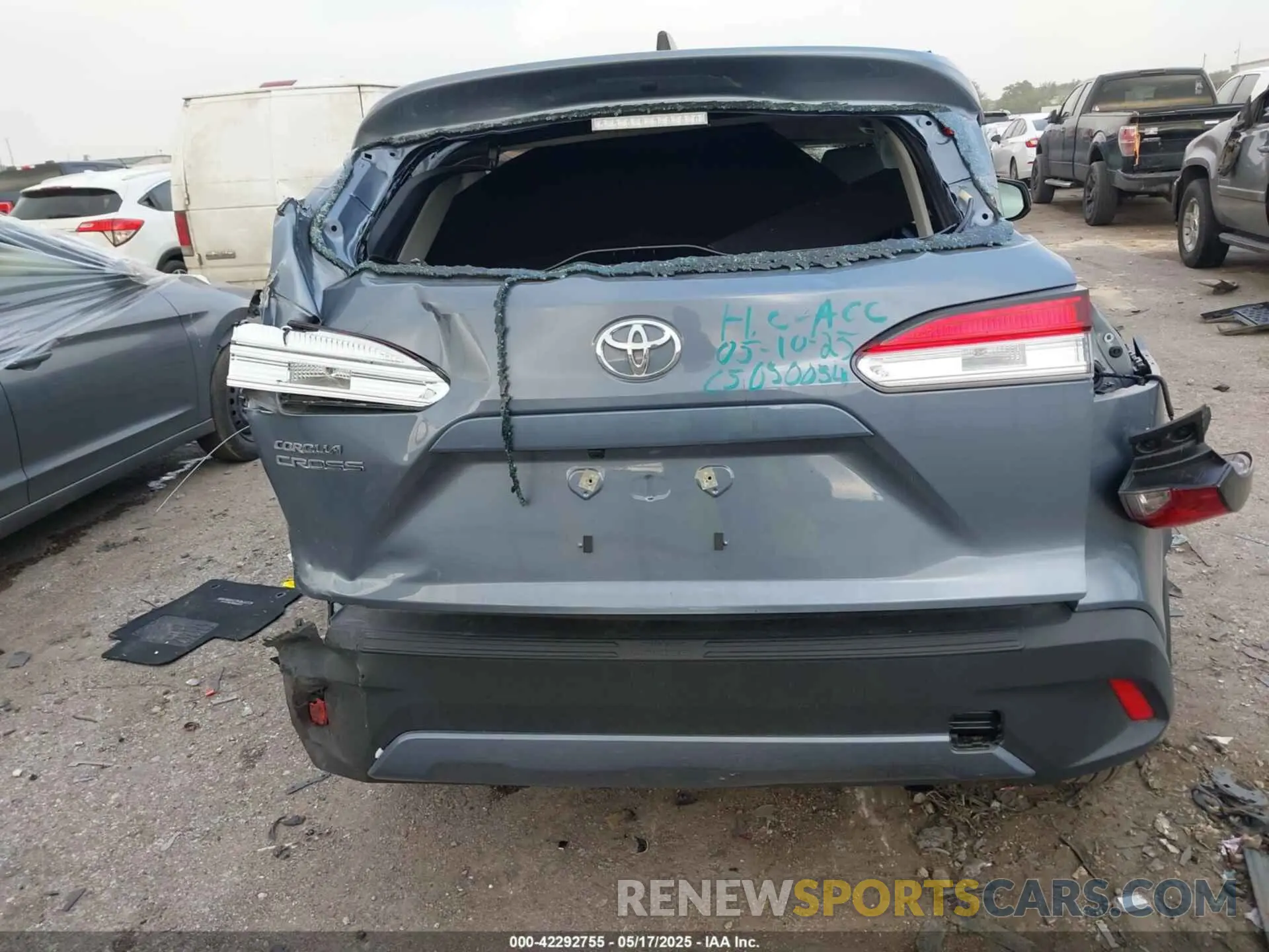 15 Photograph of a damaged car 7MUAAAAG0SV123032 TOYOTA COROLLA CROSS 2025