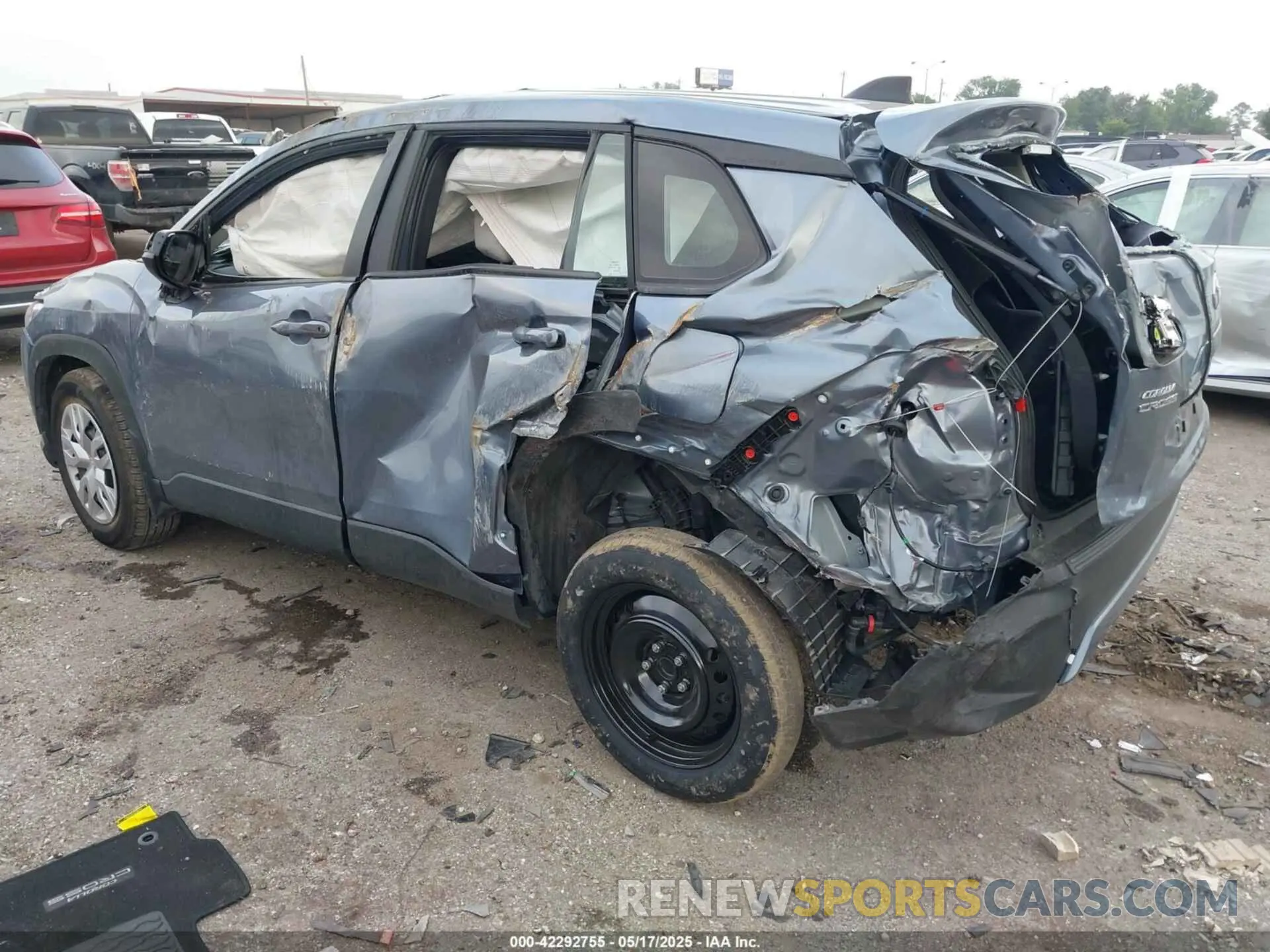 3 Photograph of a damaged car 7MUAAAAG0SV123032 TOYOTA COROLLA CROSS 2025