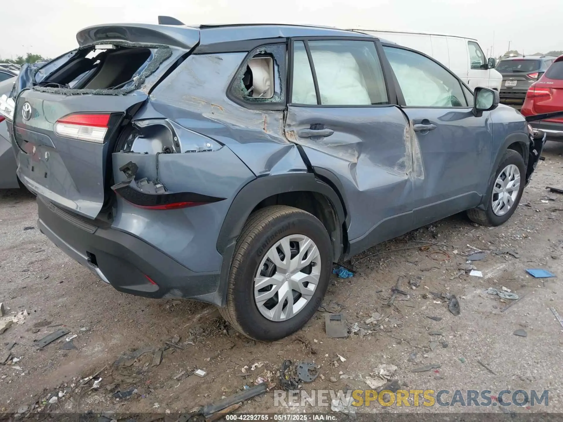 4 Photograph of a damaged car 7MUAAAAG0SV123032 TOYOTA COROLLA CROSS 2025