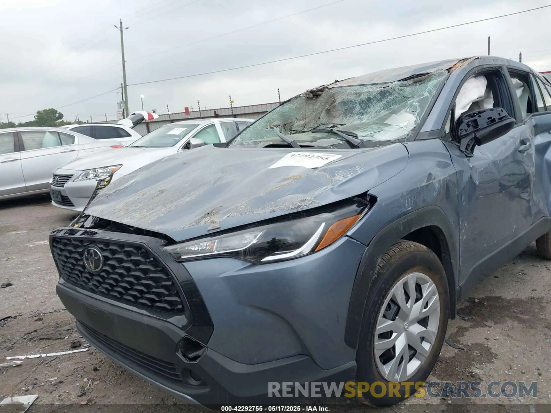 6 Photograph of a damaged car 7MUAAAAG0SV123032 TOYOTA COROLLA CROSS 2025