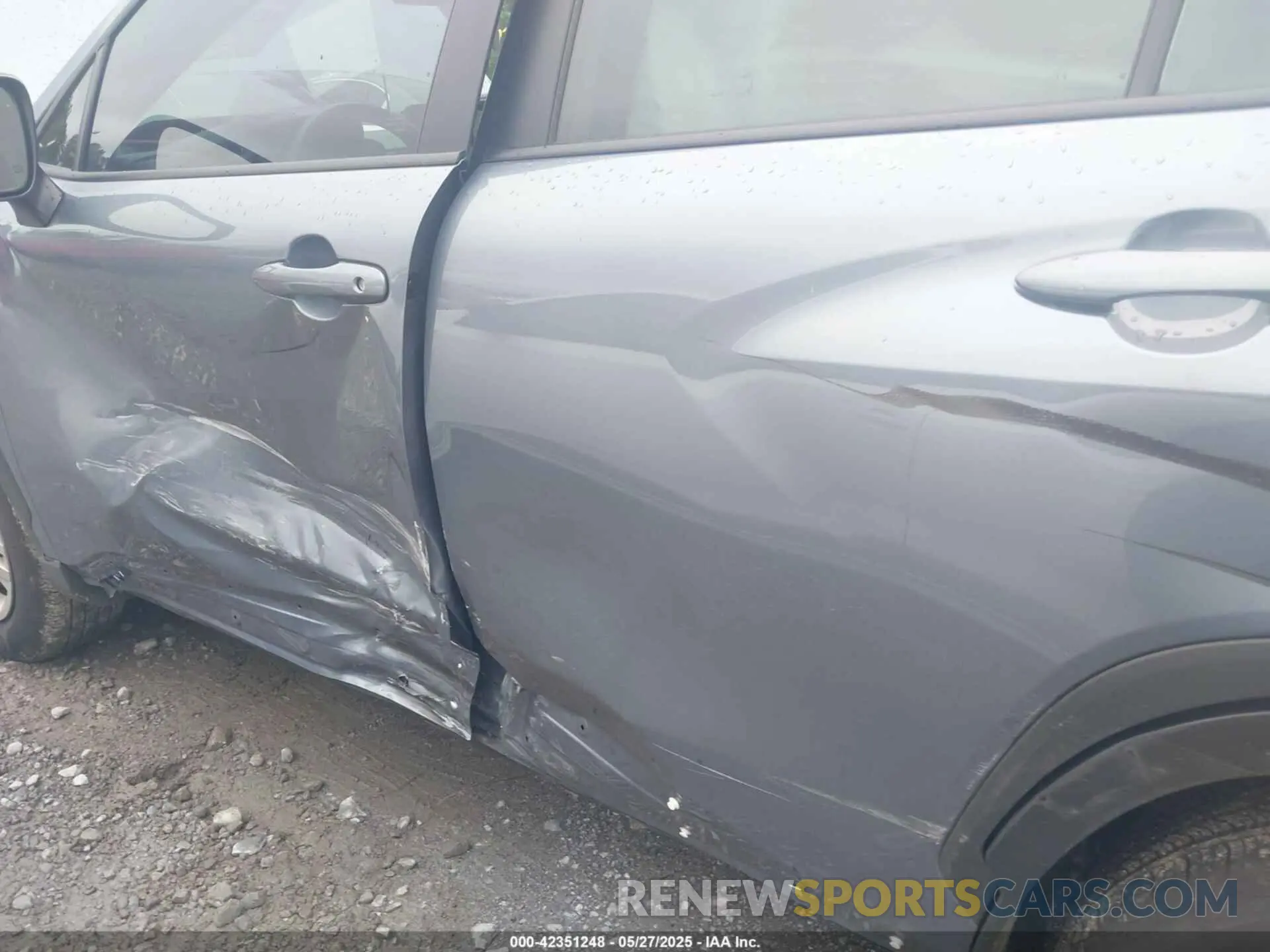 6 Photograph of a damaged car 7MUAAAAGXSV126472 TOYOTA COROLLA CROSS 2025