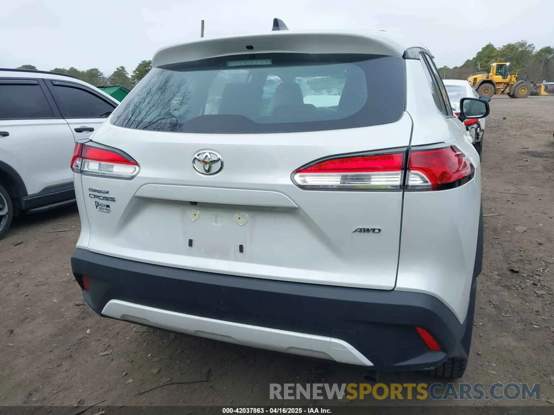16 Photograph of a damaged car 7MUAAABG1SV120395 TOYOTA COROLLA CROSS 2025