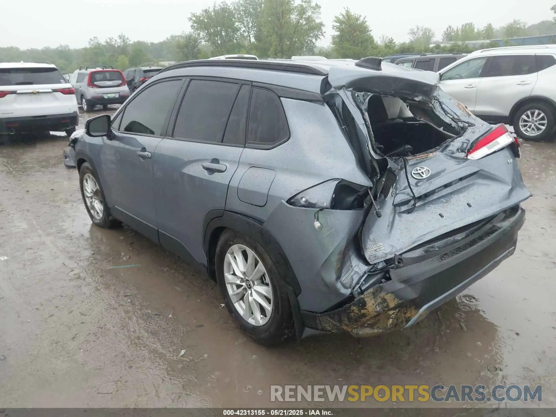 3 Photograph of a damaged car 7MUCAAAG8SV123420 TOYOTA COROLLA CROSS 2025