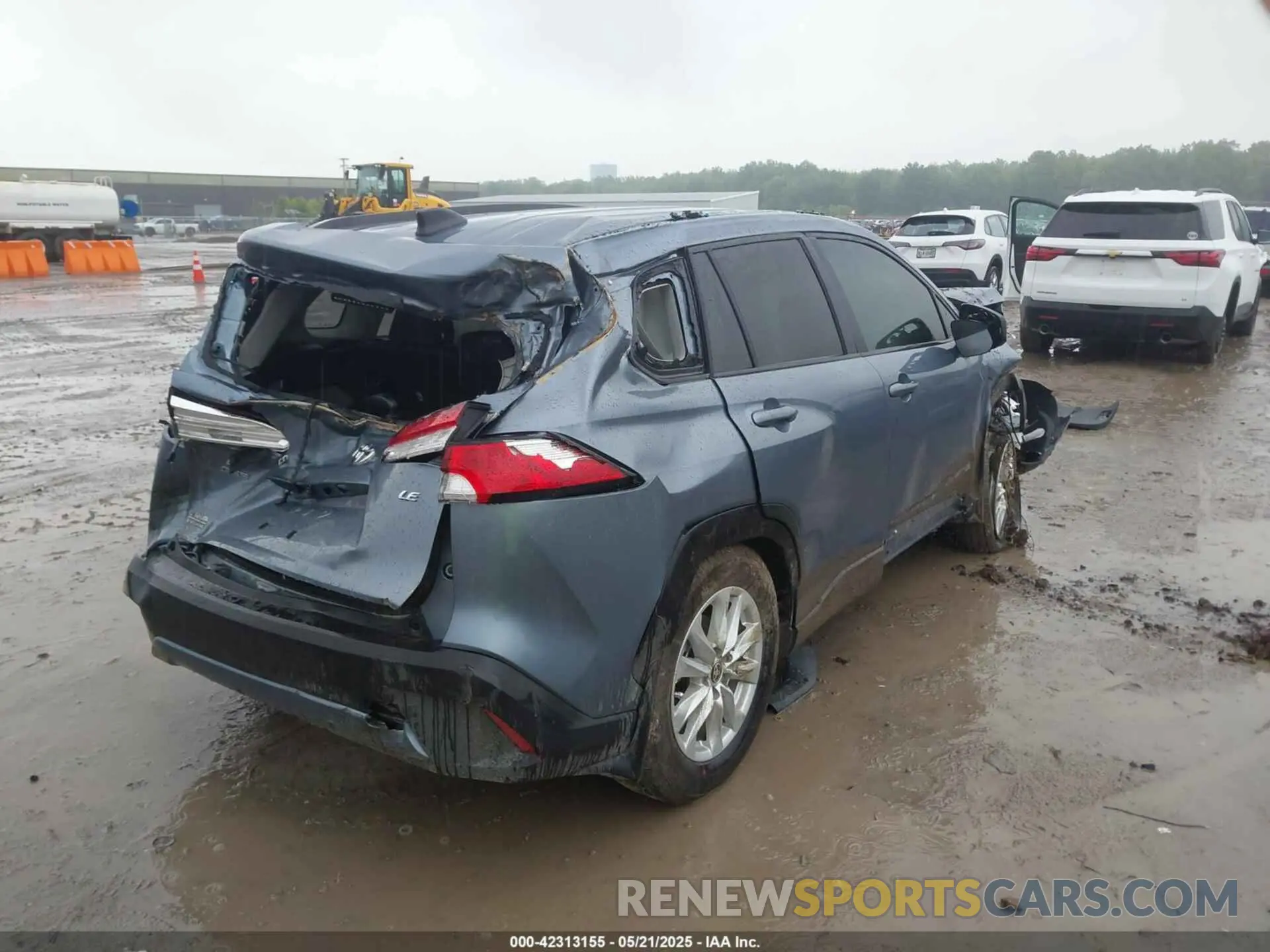 4 Photograph of a damaged car 7MUCAAAG8SV123420 TOYOTA COROLLA CROSS 2025