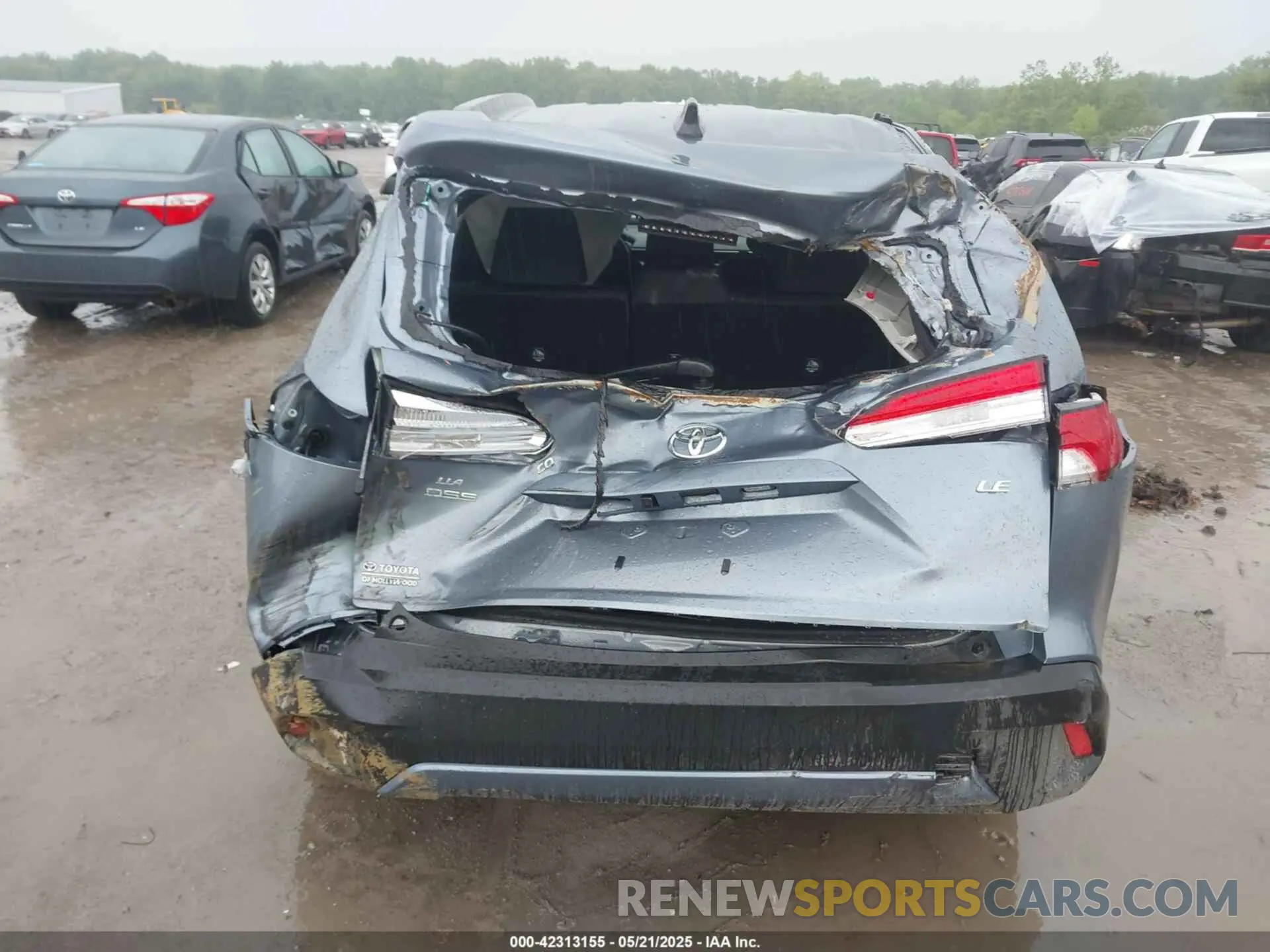 6 Photograph of a damaged car 7MUCAAAG8SV123420 TOYOTA COROLLA CROSS 2025