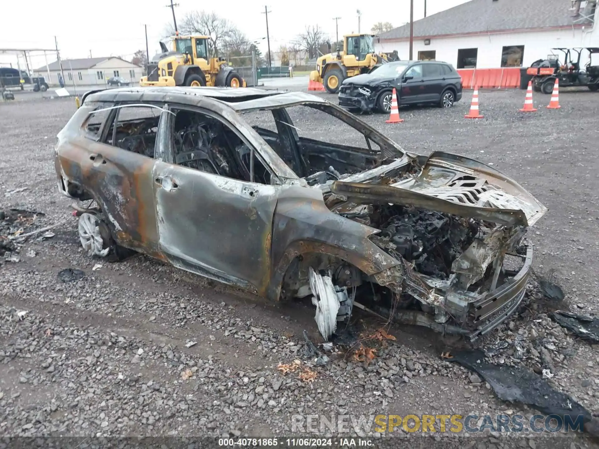 1 Photograph of a damaged car 7MUFBABG0PV012795 TOYOTA COROLLA CROSS HYBRID 2023
