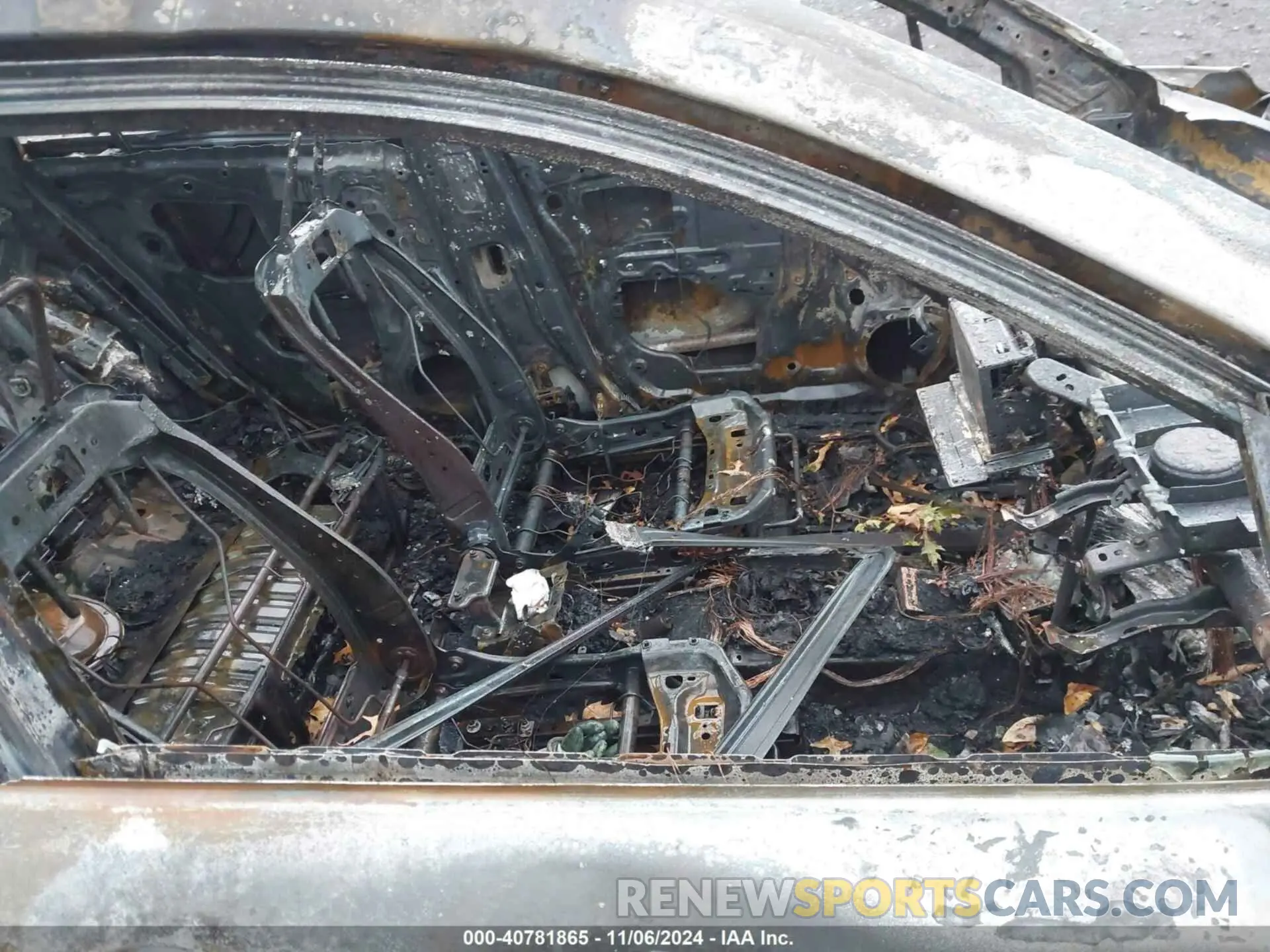 5 Photograph of a damaged car 7MUFBABG0PV012795 TOYOTA COROLLA CROSS HYBRID 2023