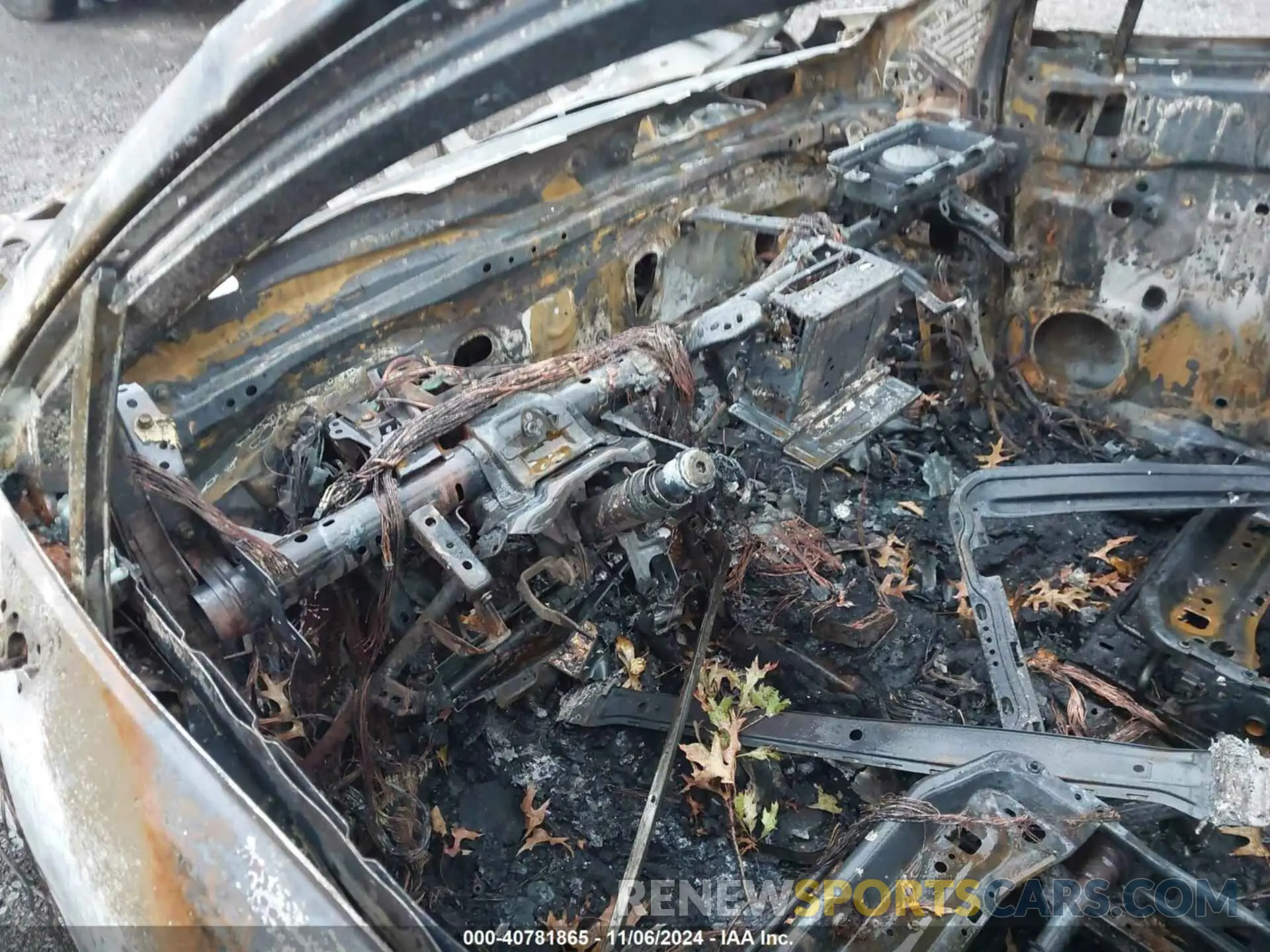 7 Photograph of a damaged car 7MUFBABG0PV012795 TOYOTA COROLLA CROSS HYBRID 2023