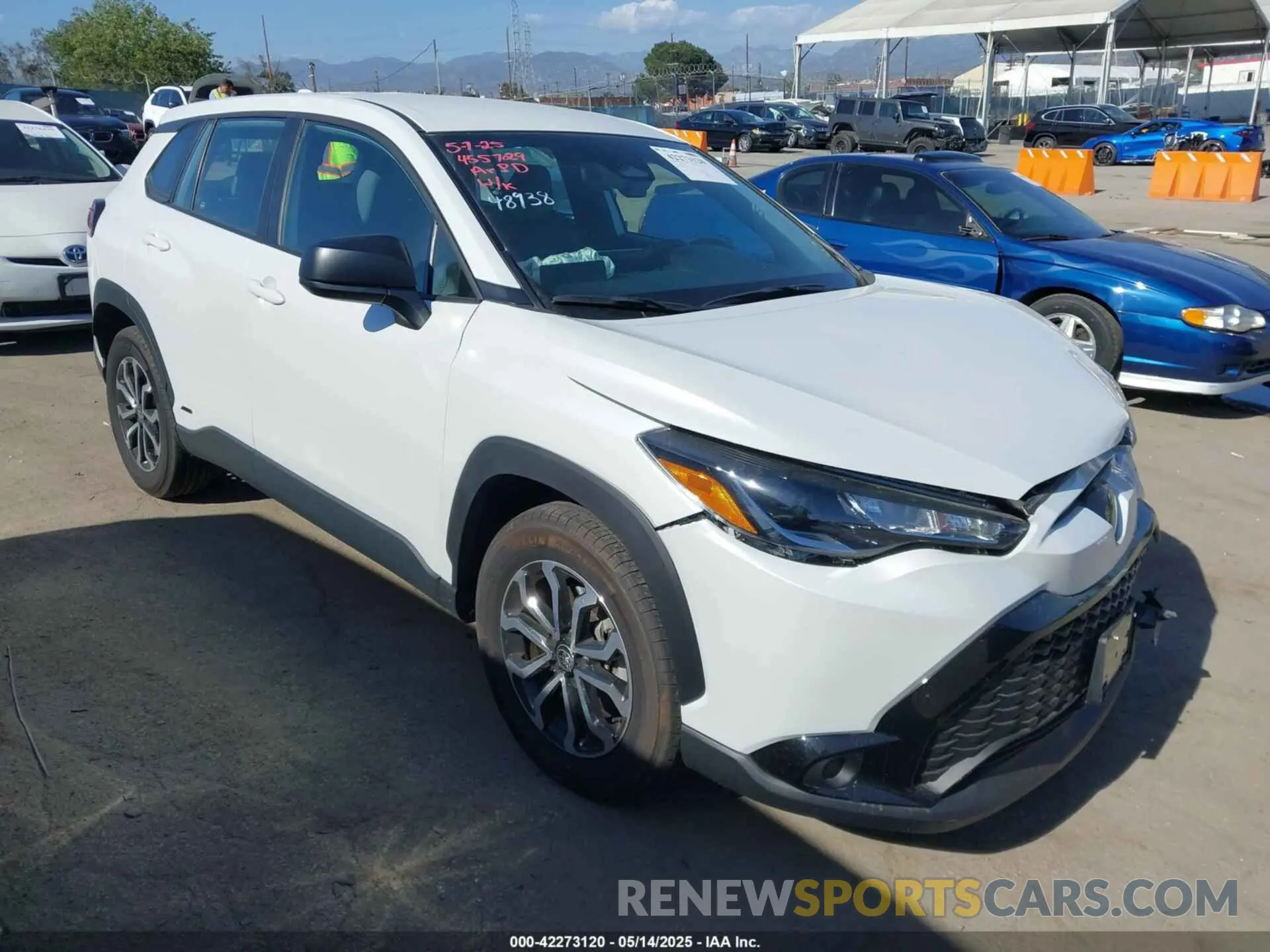 1 Photograph of a damaged car 7MUFBABG5PV010525 TOYOTA COROLLA CROSS HYBRID 2023