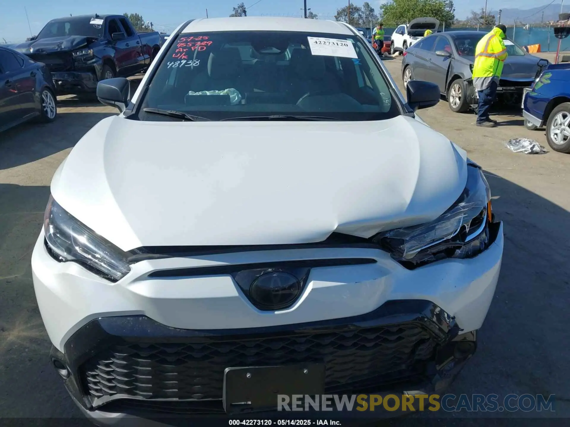 12 Photograph of a damaged car 7MUFBABG5PV010525 TOYOTA COROLLA CROSS HYBRID 2023