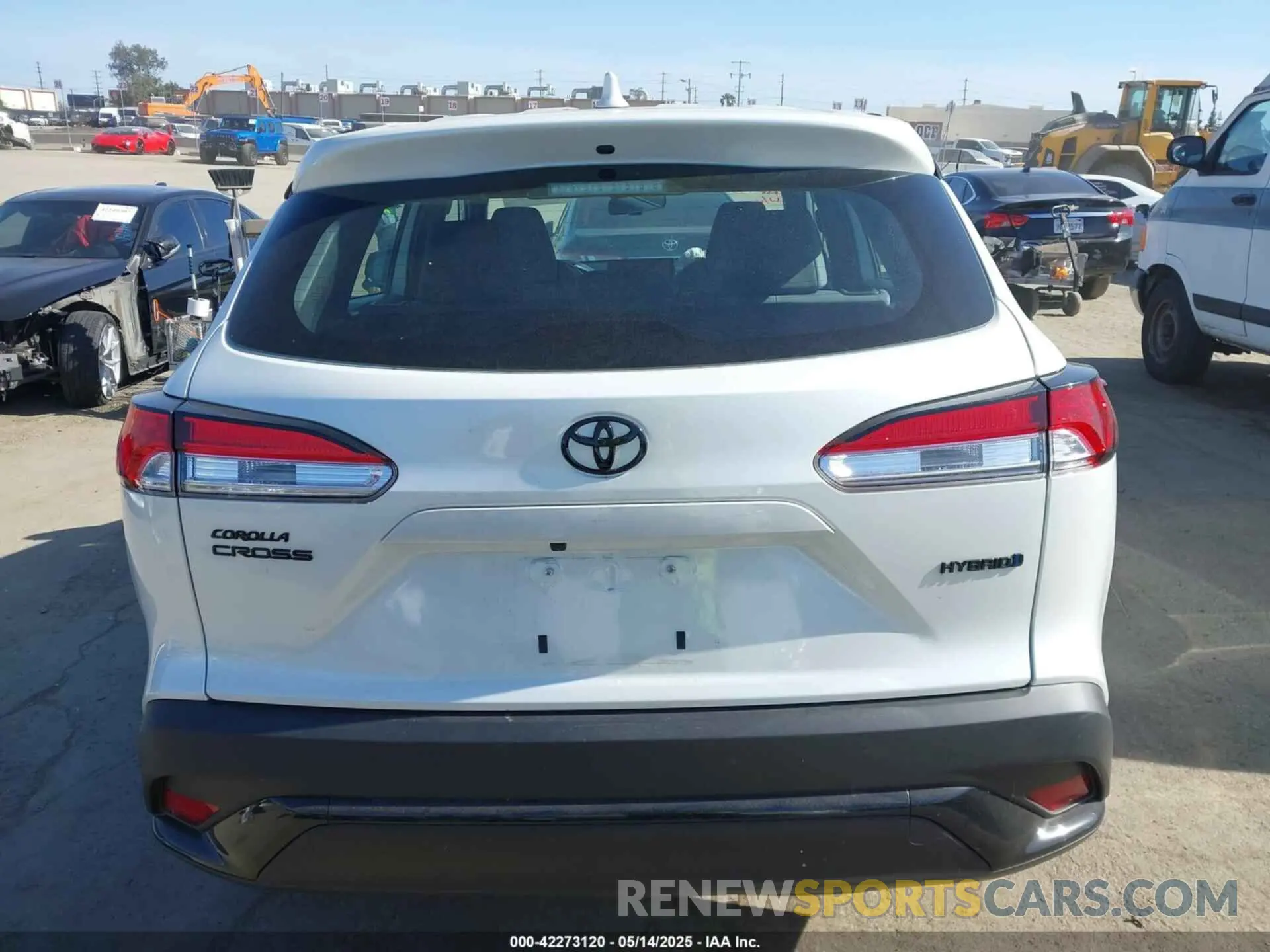 16 Photograph of a damaged car 7MUFBABG5PV010525 TOYOTA COROLLA CROSS HYBRID 2023