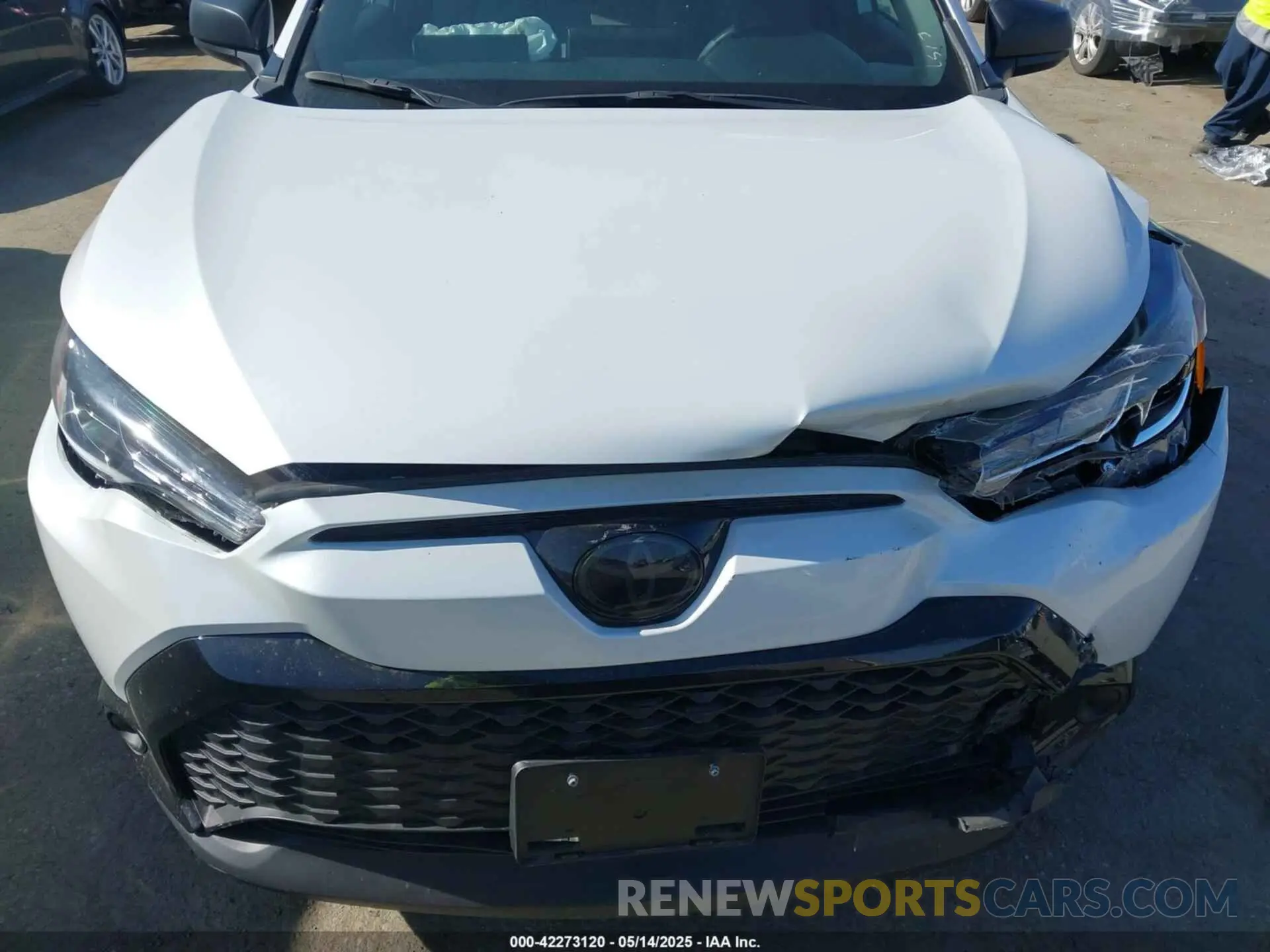 6 Photograph of a damaged car 7MUFBABG5PV010525 TOYOTA COROLLA CROSS HYBRID 2023