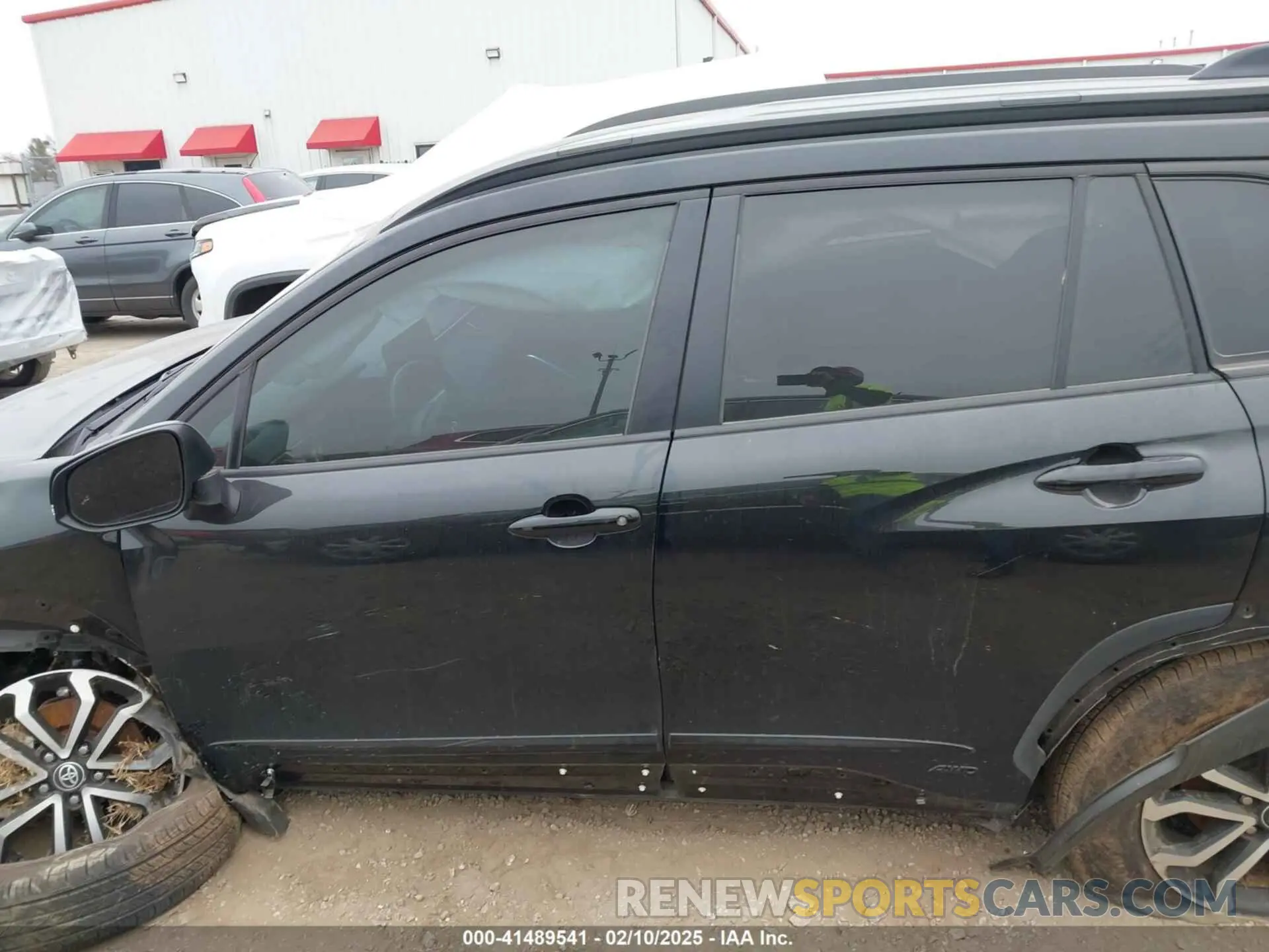 15 Photograph of a damaged car 7MUFBABG6PV010999 TOYOTA COROLLA CROSS HYBRID 2023
