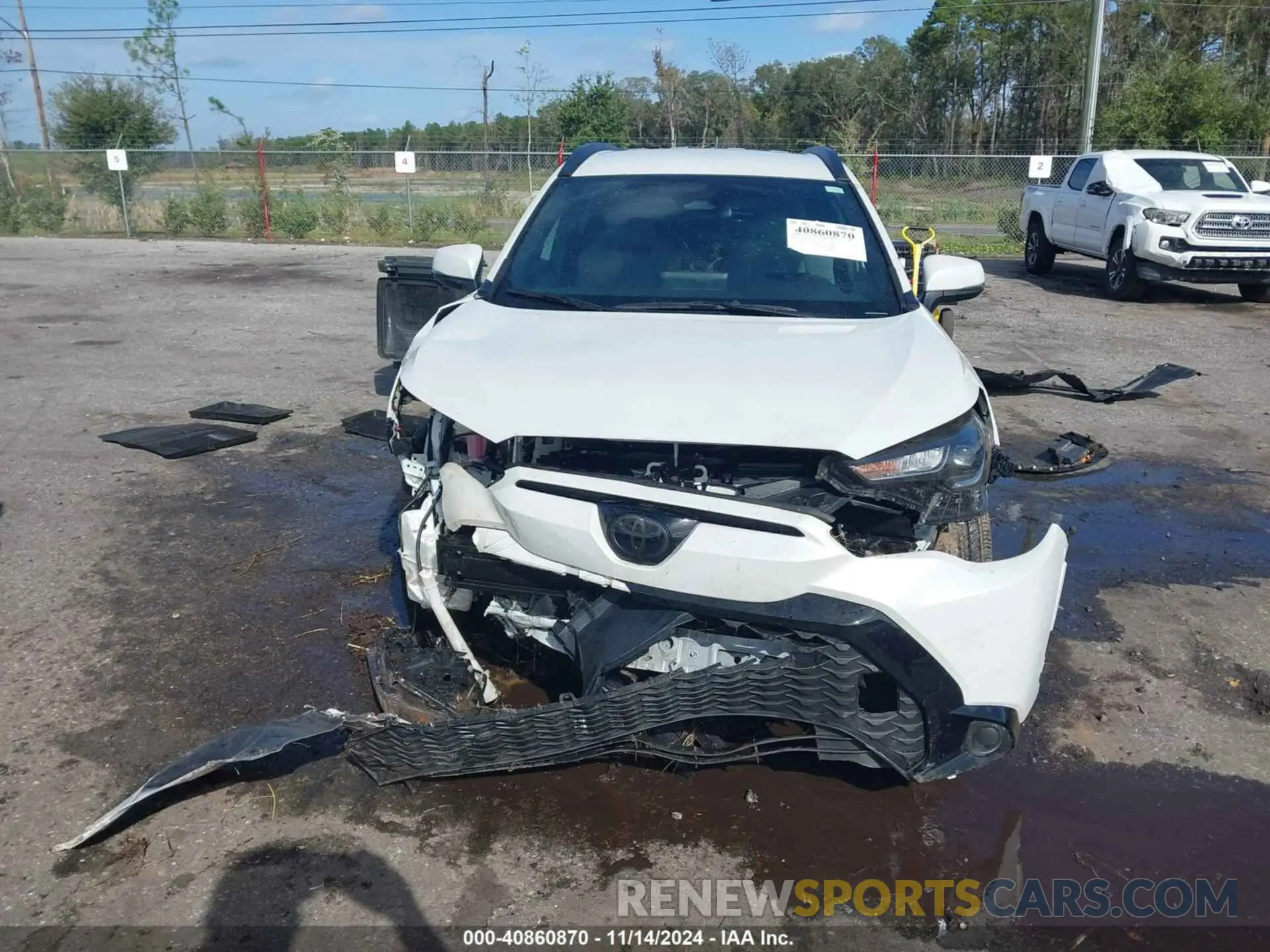 12 Photograph of a damaged car 7MUFBABG7PV011496 TOYOTA COROLLA CROSS HYBRID 2023