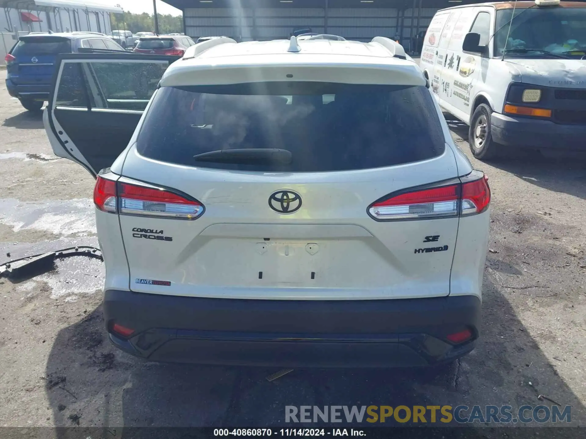 16 Photograph of a damaged car 7MUFBABG7PV011496 TOYOTA COROLLA CROSS HYBRID 2023
