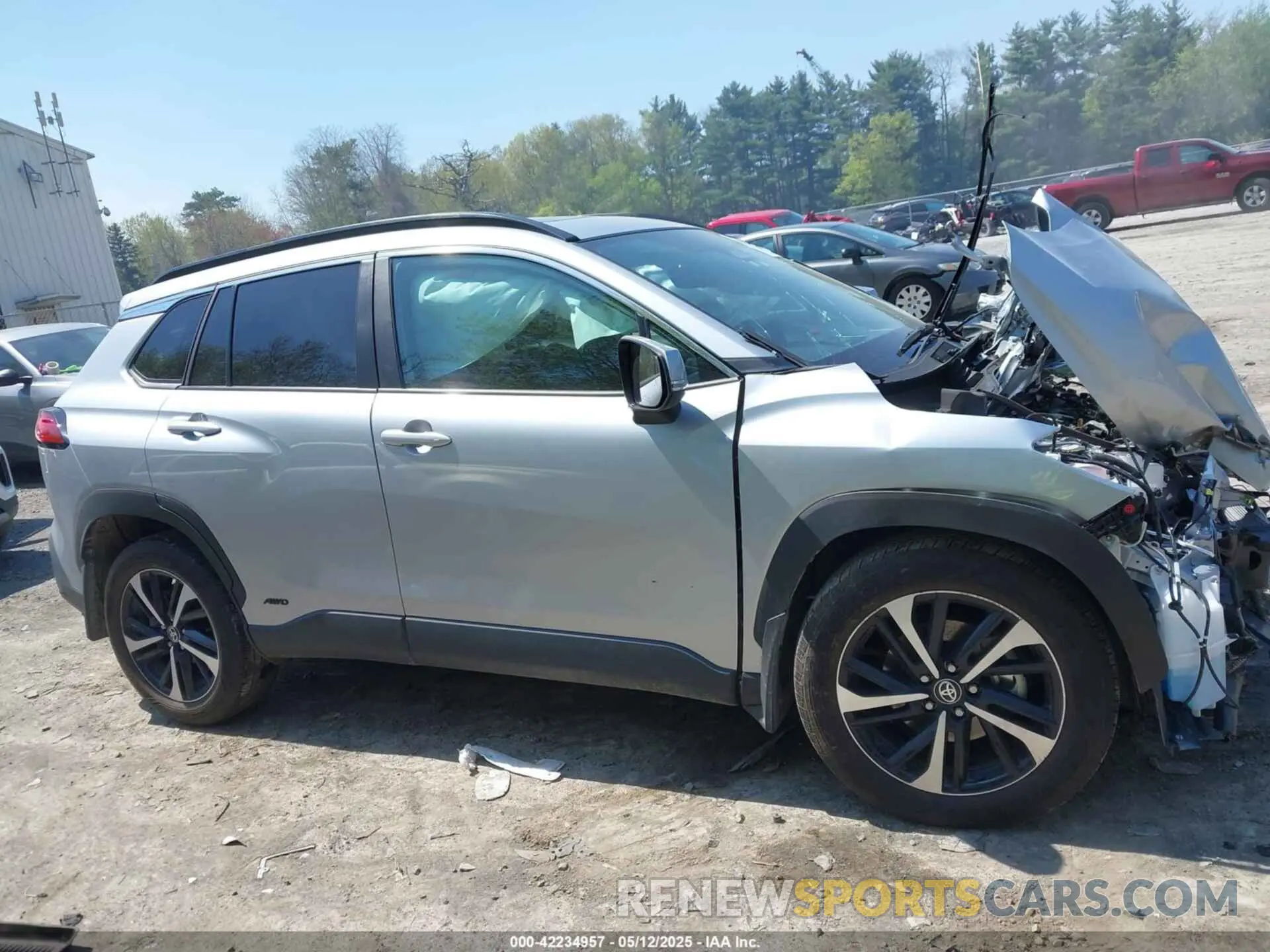 12 Photograph of a damaged car 7MUFBABG0RV055150 TOYOTA COROLLA CROSS HYBRID 2024