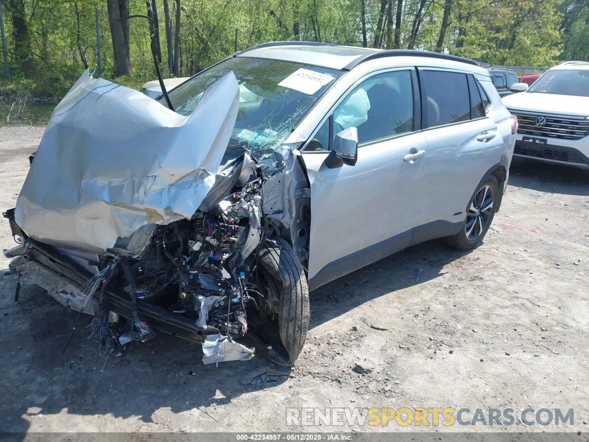2 Photograph of a damaged car 7MUFBABG0RV055150 TOYOTA COROLLA CROSS HYBRID 2024