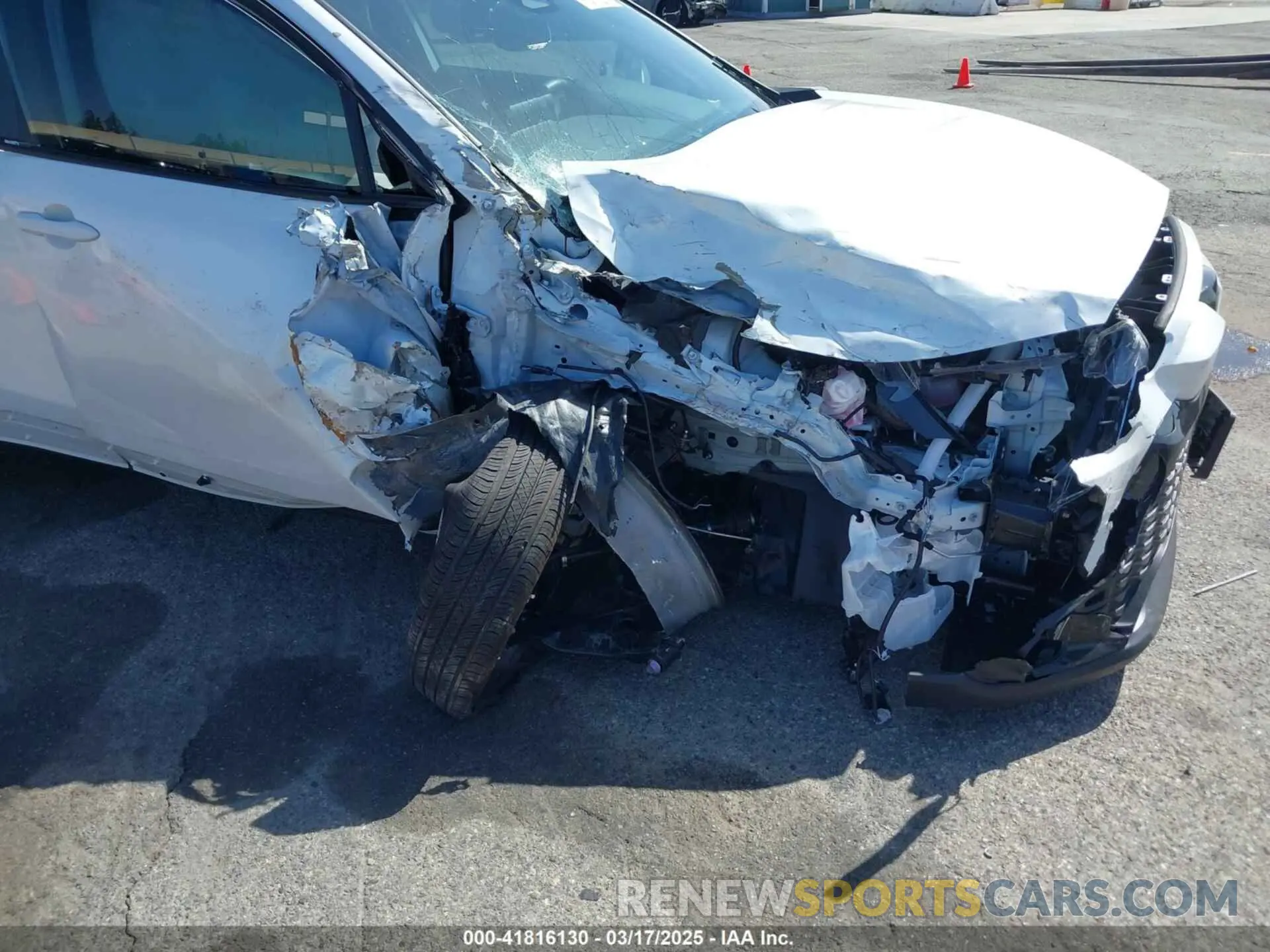 6 Photograph of a damaged car 7MUFBABG1RV052595 TOYOTA COROLLA CROSS HYBRID 2024