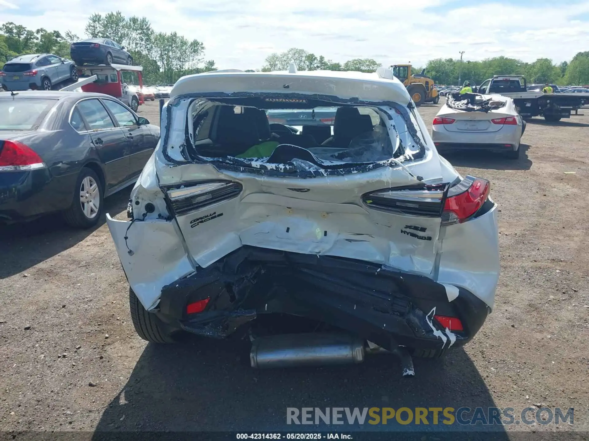 16 Photograph of a damaged car 7MUFBABG2RV024594 TOYOTA COROLLA CROSS HYBRID 2024