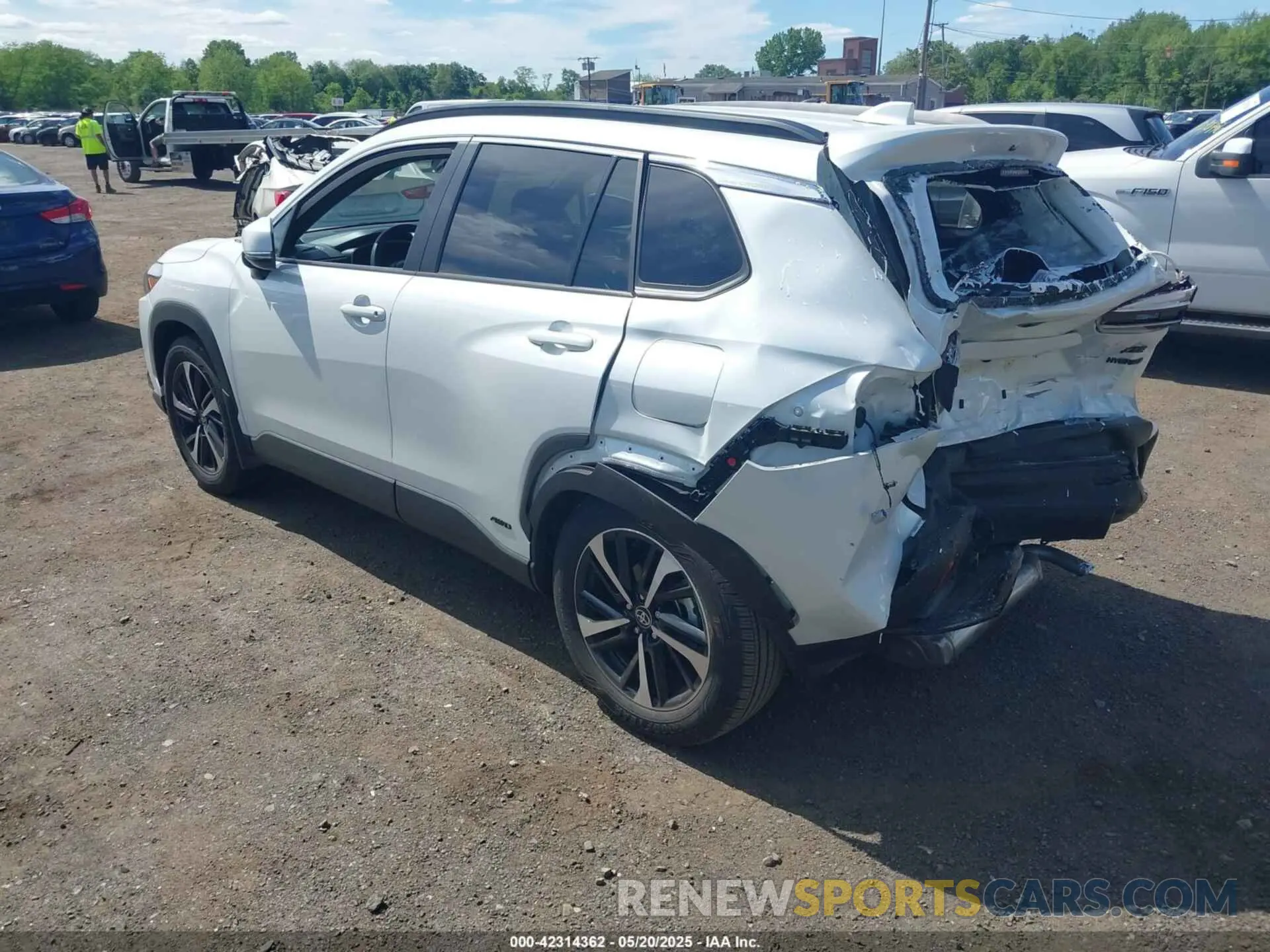 3 Photograph of a damaged car 7MUFBABG2RV024594 TOYOTA COROLLA CROSS HYBRID 2024