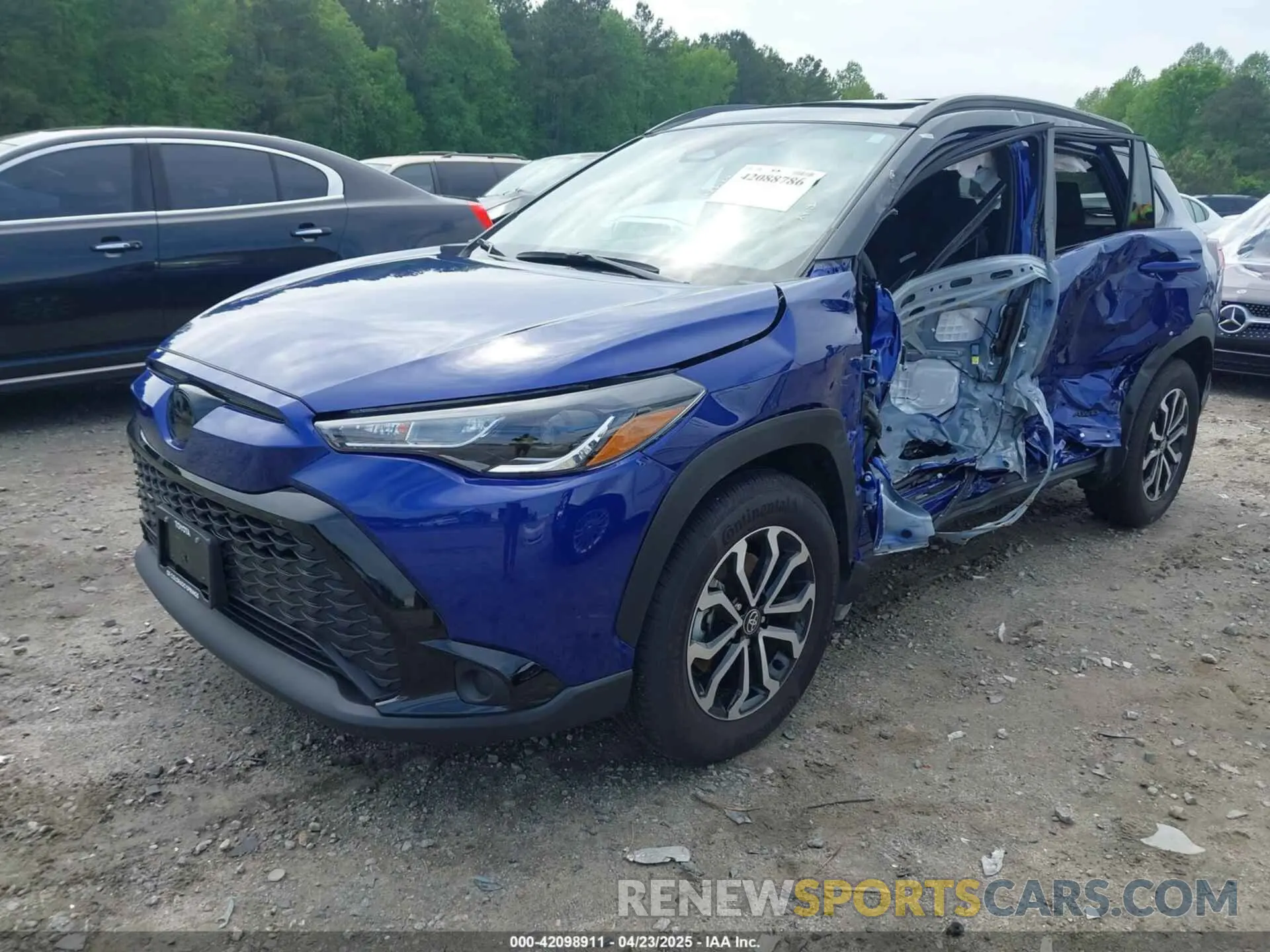 2 Photograph of a damaged car 7MUFBABG2RV042934 TOYOTA COROLLA CROSS HYBRID 2024